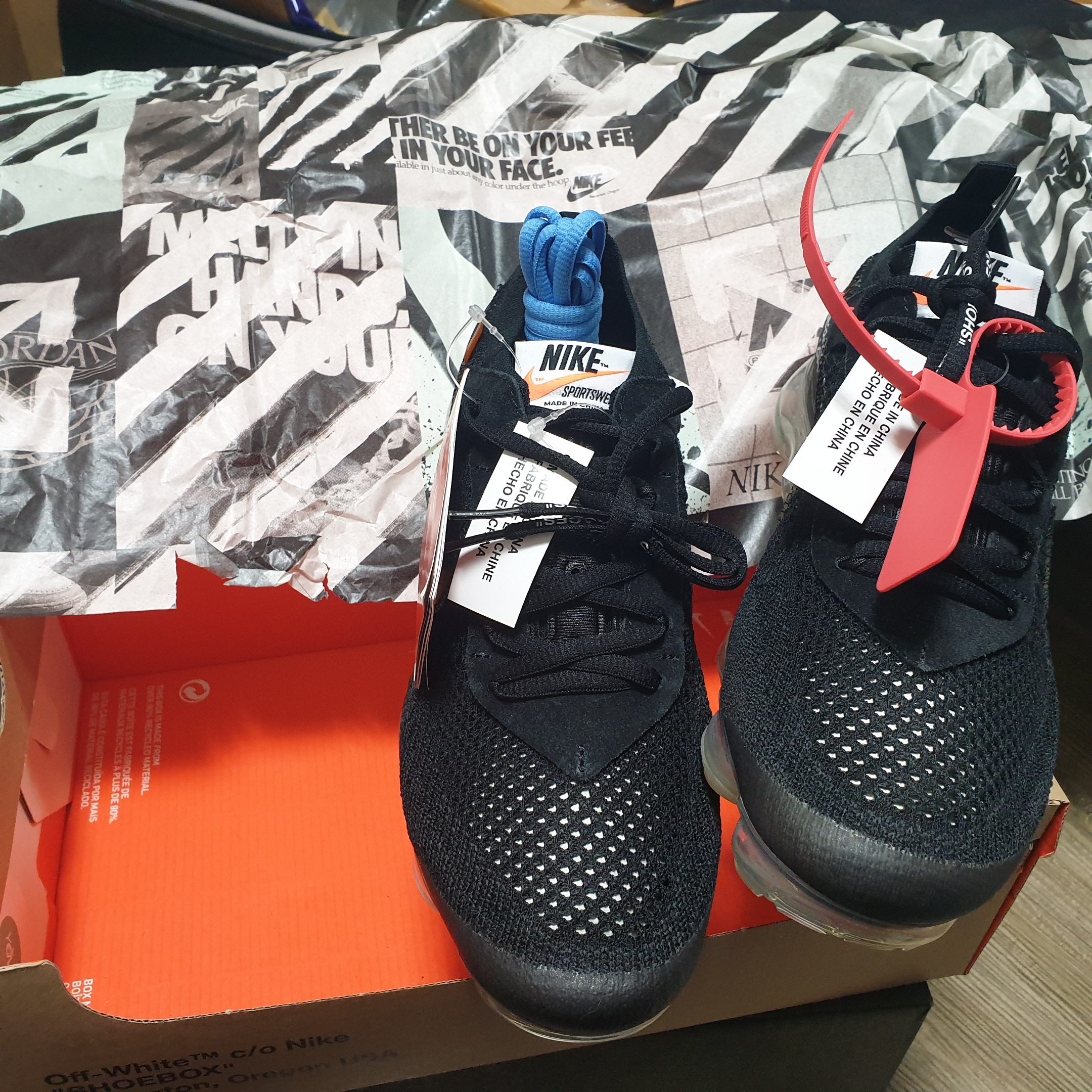 Adidas Yeezy Boost 350 V2 Cinder, Nike x Off-White Air VaporMax V2 Black 착용 스타일 - 3