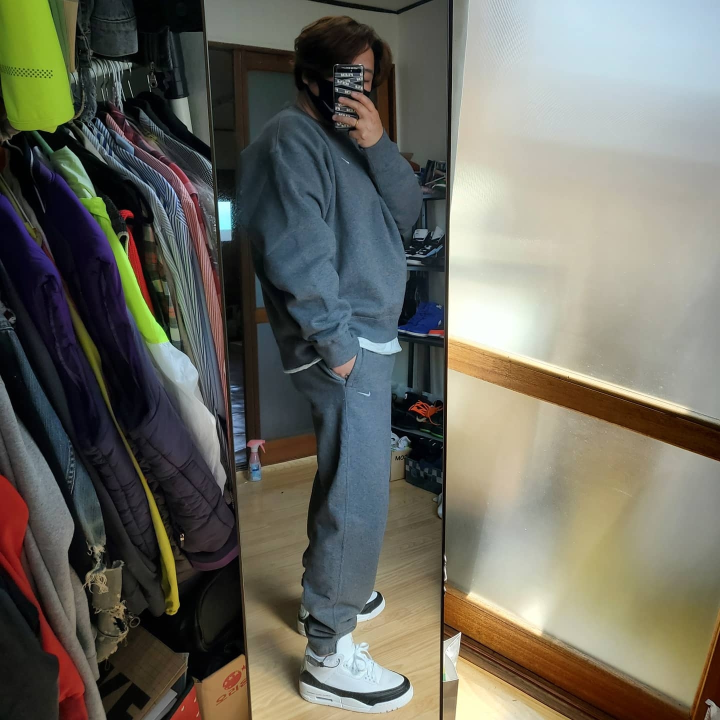 Nike M NRG Sweatpants Wash Charcoal Heather White, Nike M NRG Crew Wash Charcoal Heather 착용 스타일 - 2