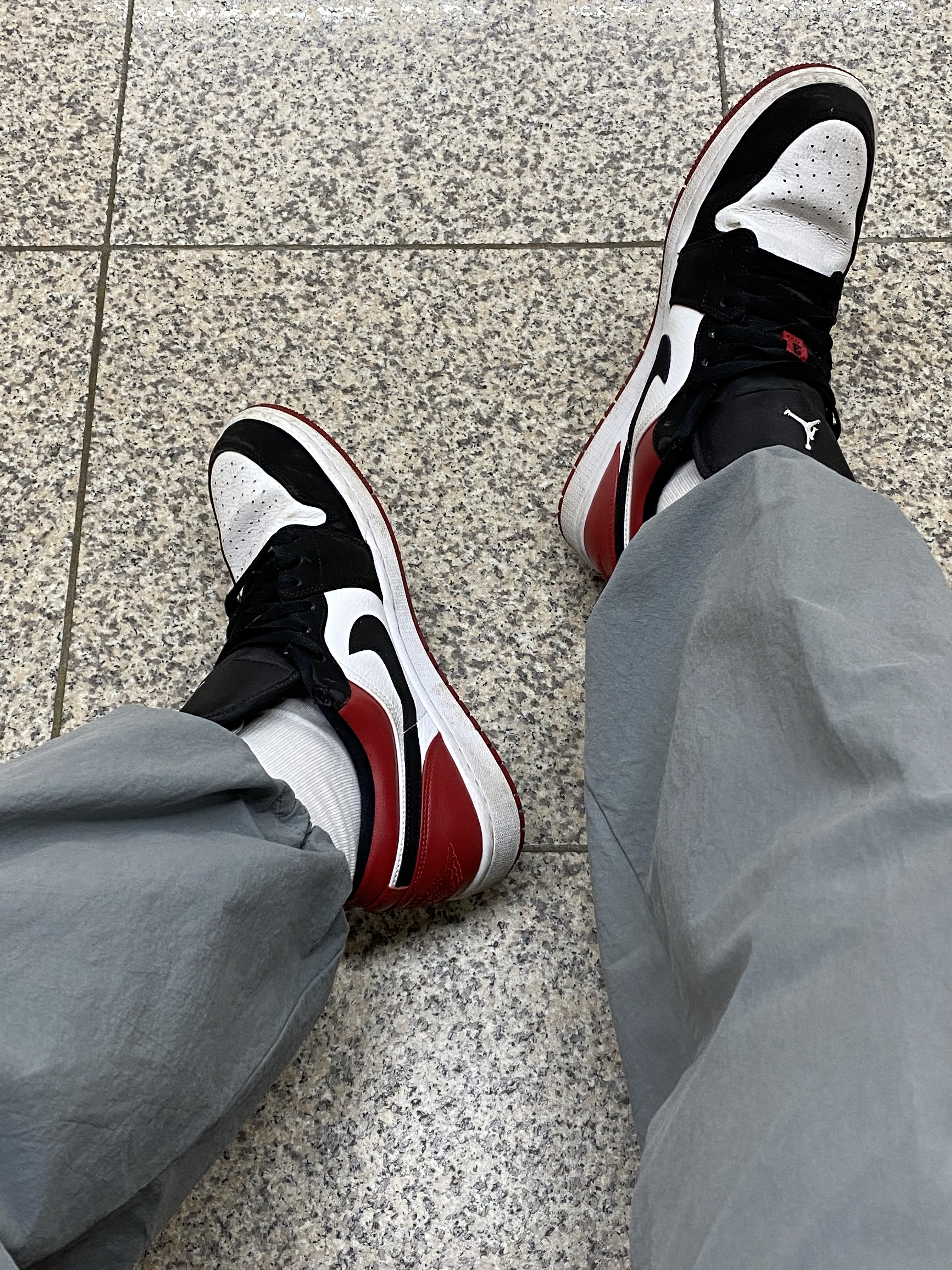 Jordan 1 Low Black Toe 착용 스타일 - 1