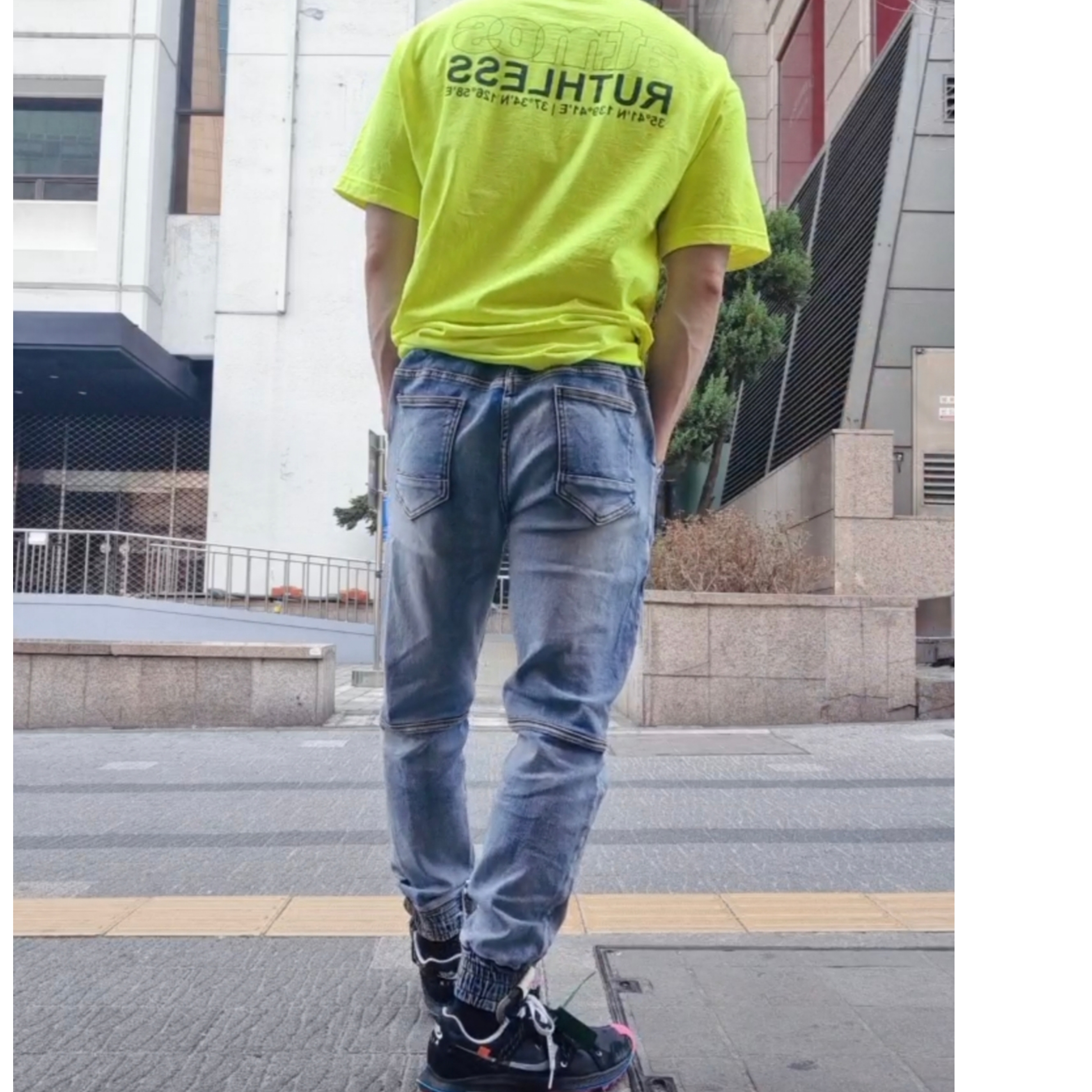 (W) Nike x Off-White Zoom Terra Kiger 5 Black 착용 스타일 - 3