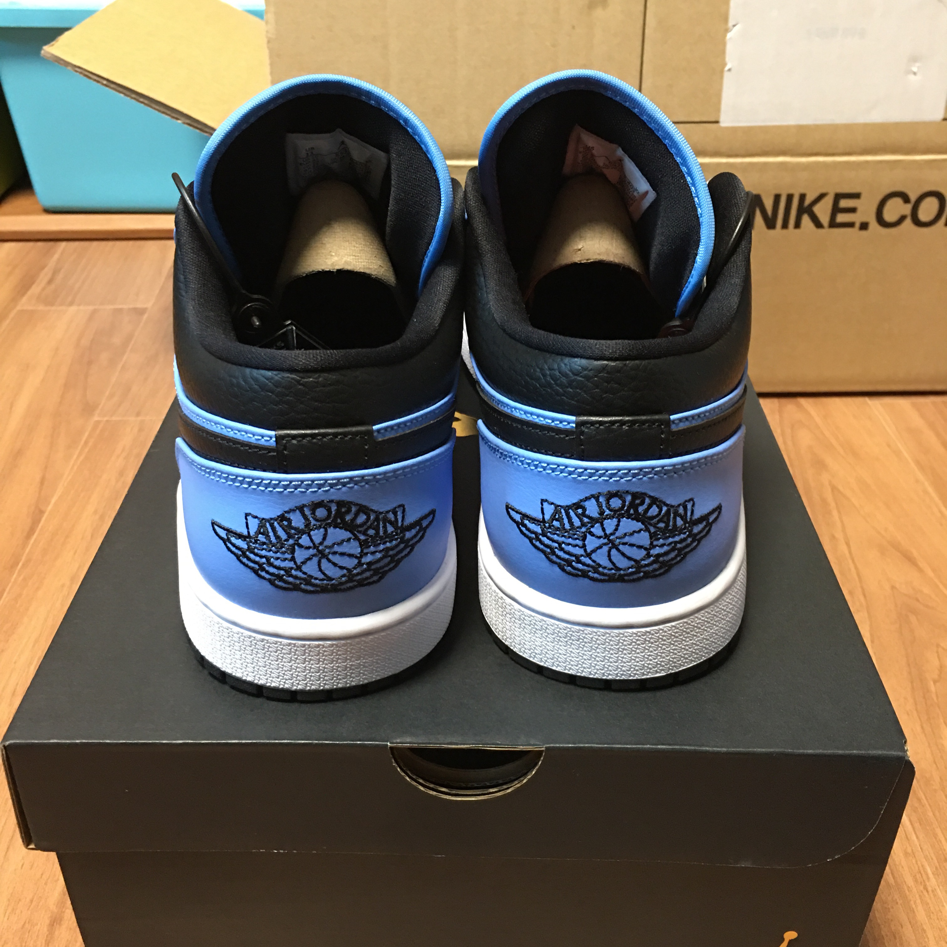 Jordan 1 Low University Blue Black 착용 스타일 - 4