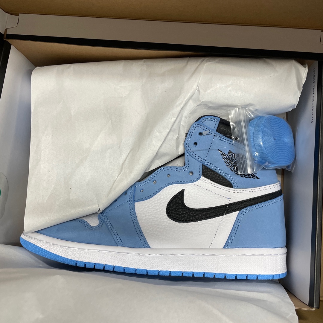 Jordan 1 Retro High OG University Blue 착용 스타일