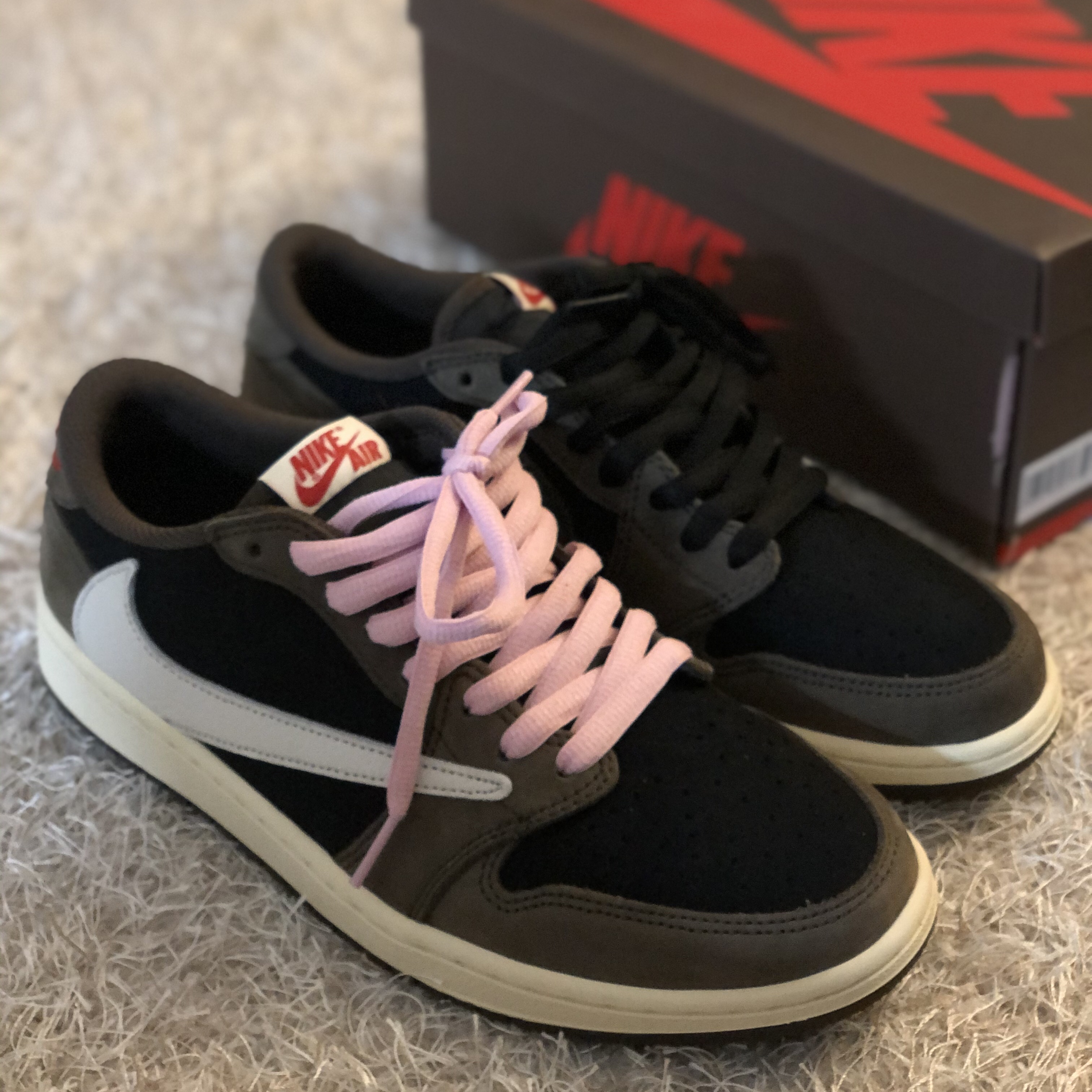 Jordan 1 x Travis Scott Retro Low OG SP Mocha 착용 스타일