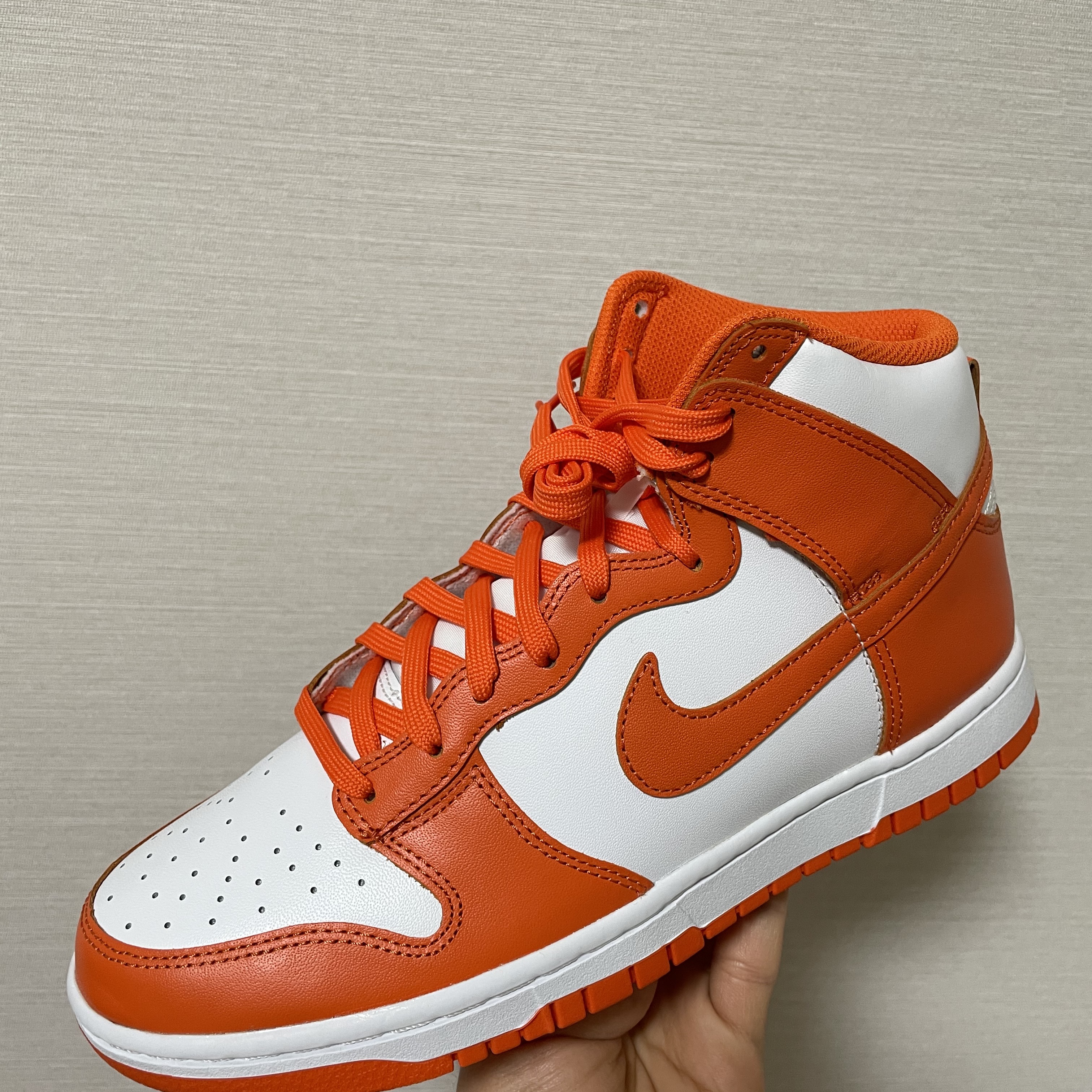 Nike Dunk High Retro Orange Blaze 착용 스타일 - 1