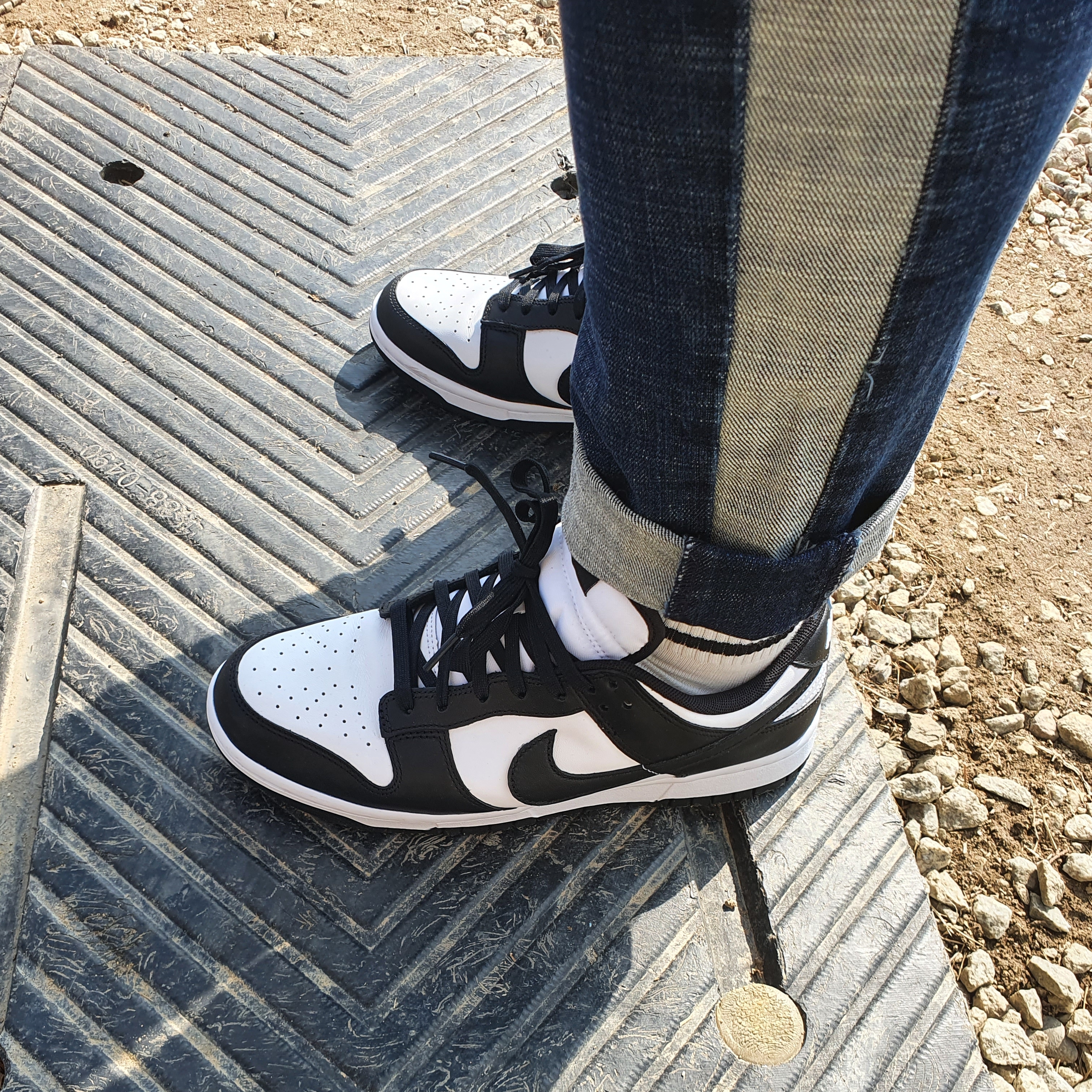 Nike Dunk Low Retro Black 착용 스타일 - 1