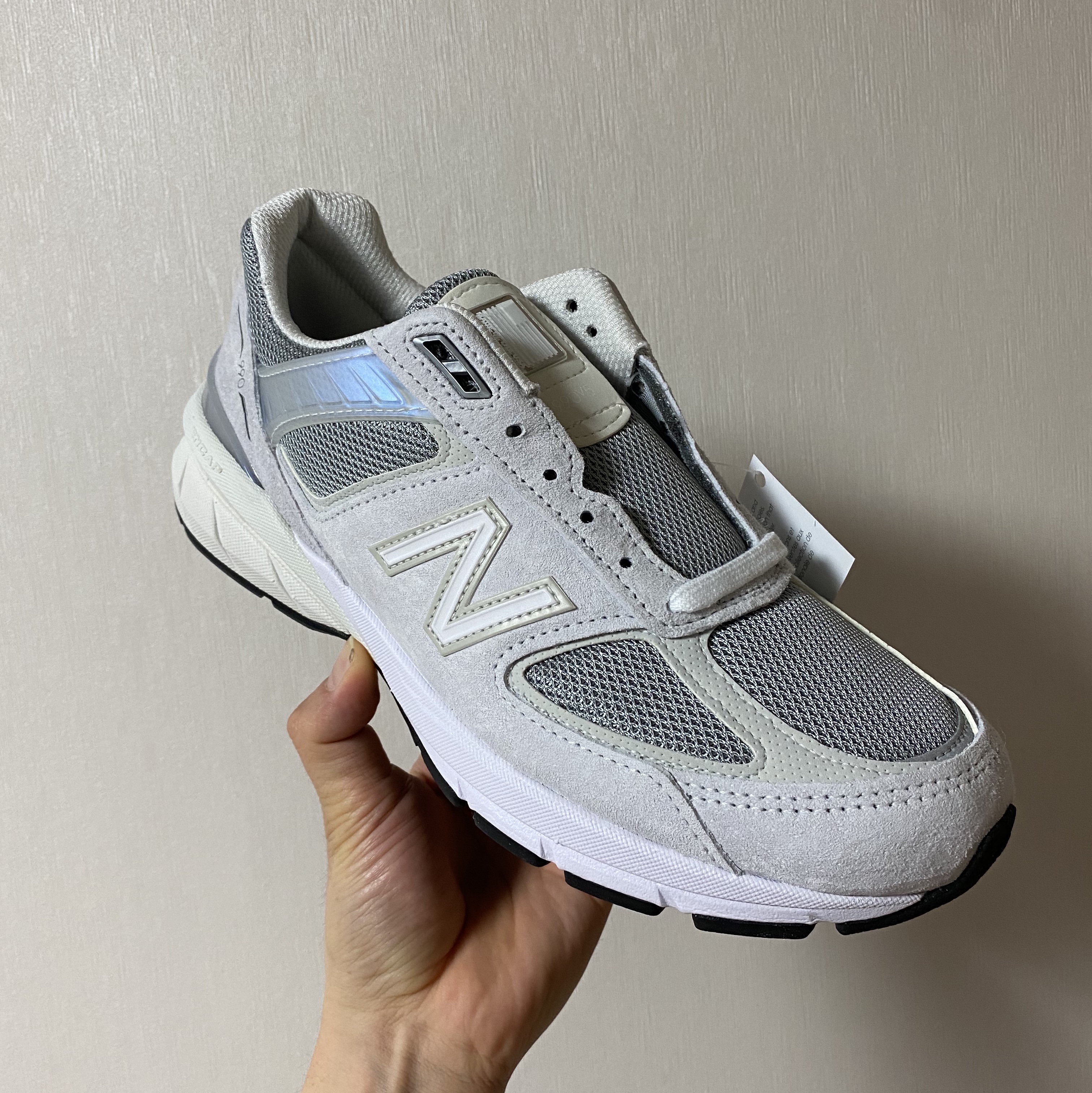 New Balance 990v5 Made in USA Nimbus Cloud 착용 스타일