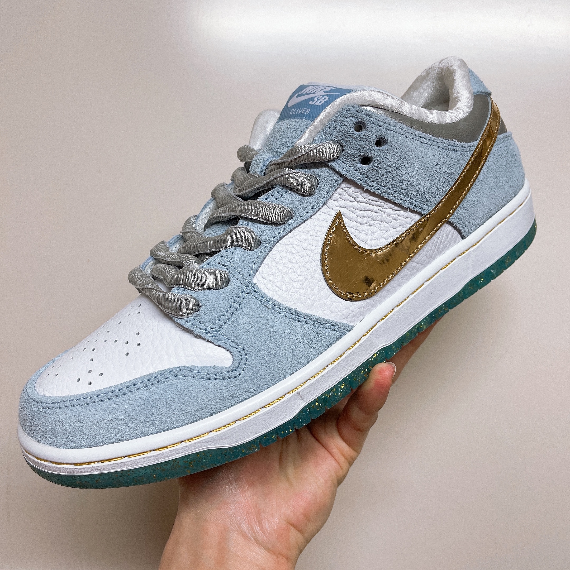 Nike x Sean Cliver SB Dunk Low Holiday Special 착용 스타일 - 2