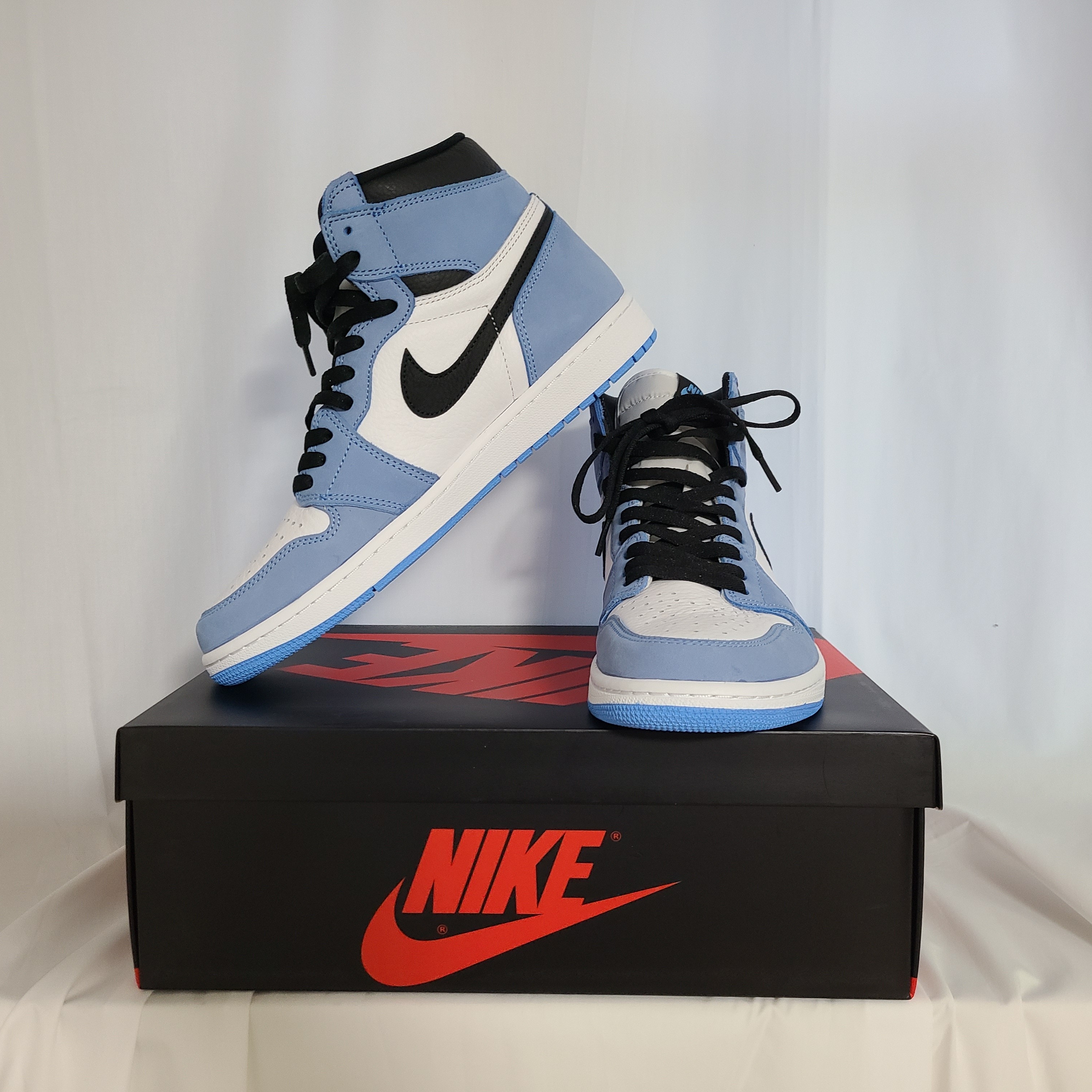 Jordan 1 Retro High OG University Blue 착용 스타일 - 1