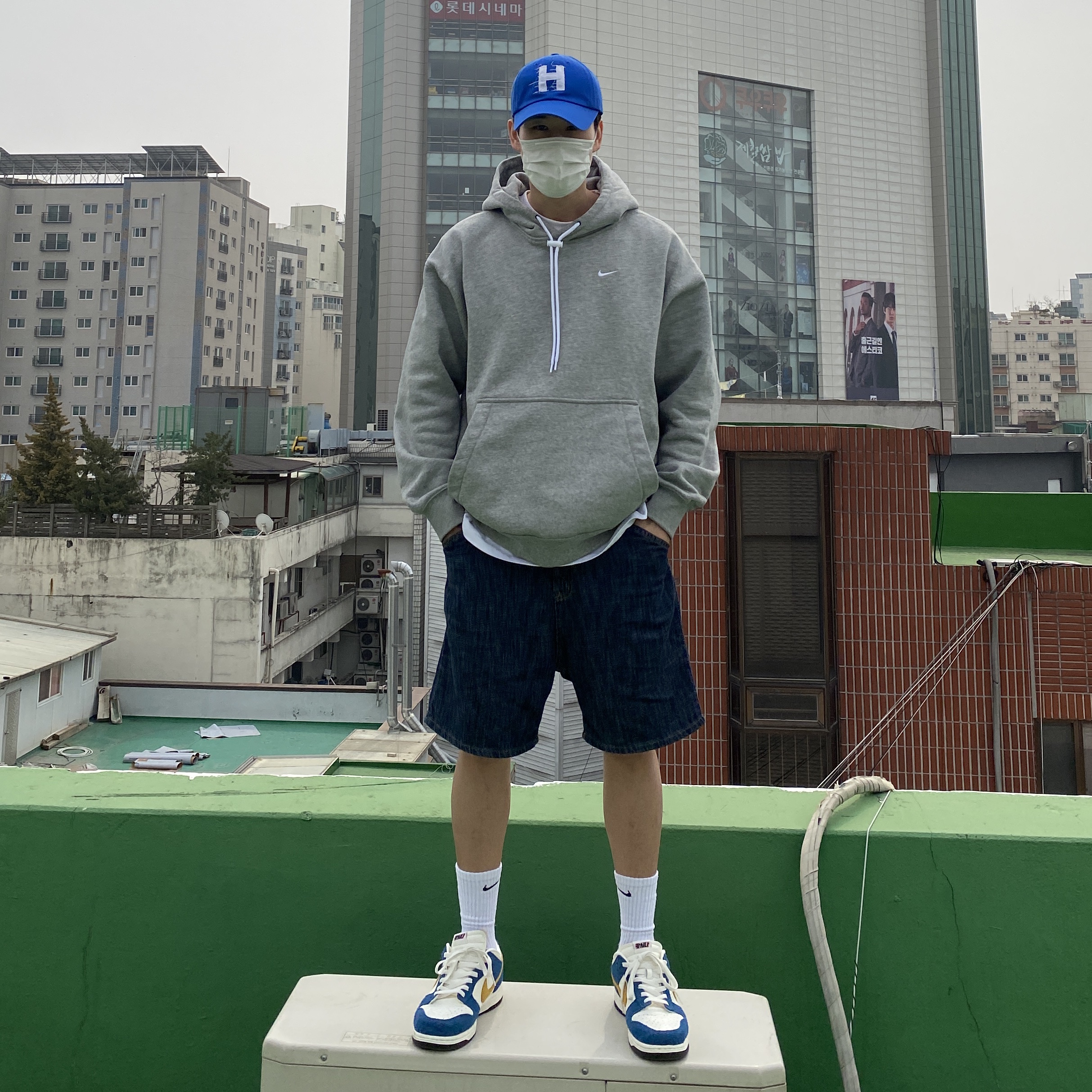Nike x Kasina Dunk Low 80's Bus, Nike M NRG Hoodie Dark Grey Heather 착용 스타일