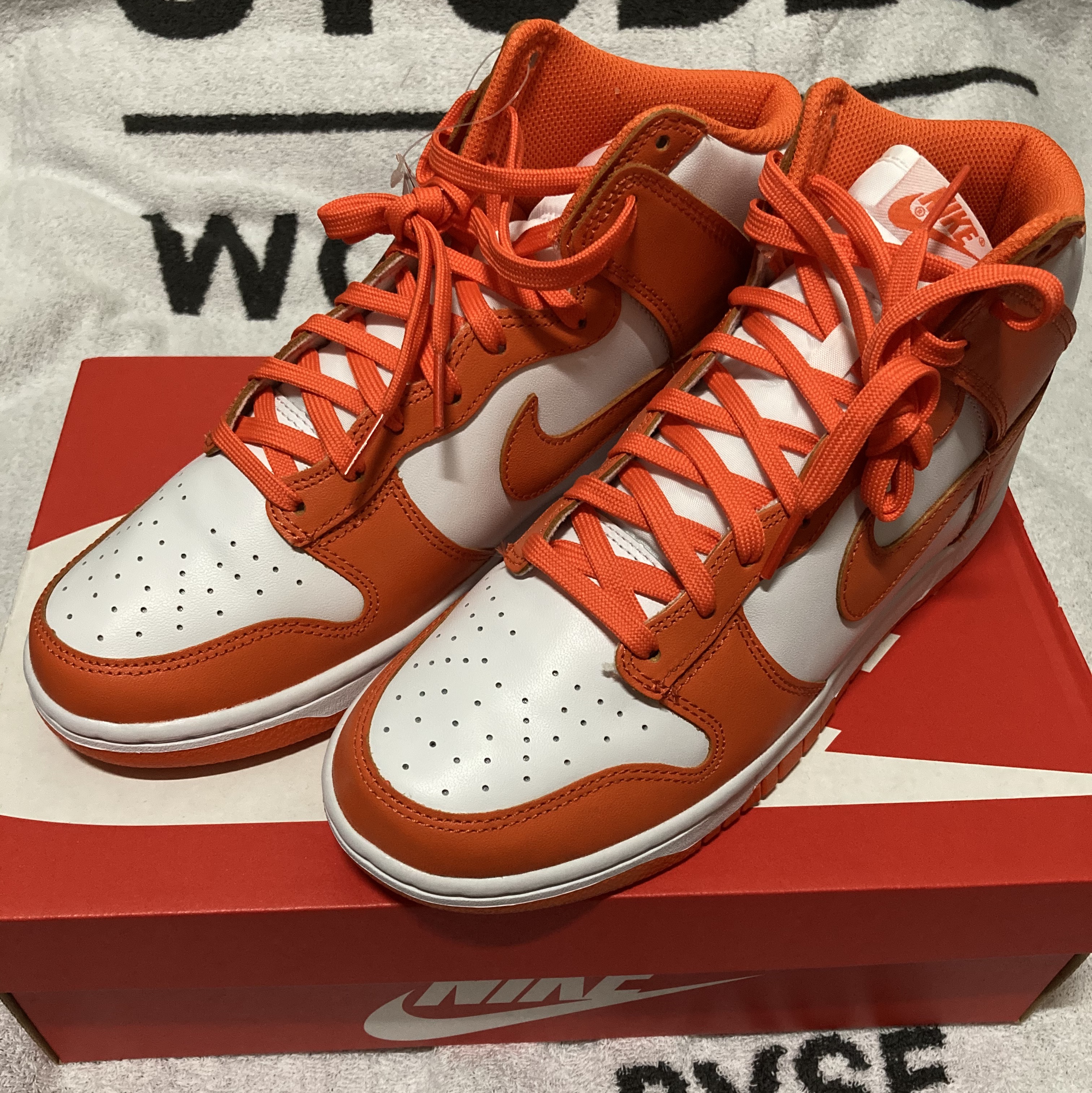 Nike Dunk High Retro Orange Blaze 착용 스타일