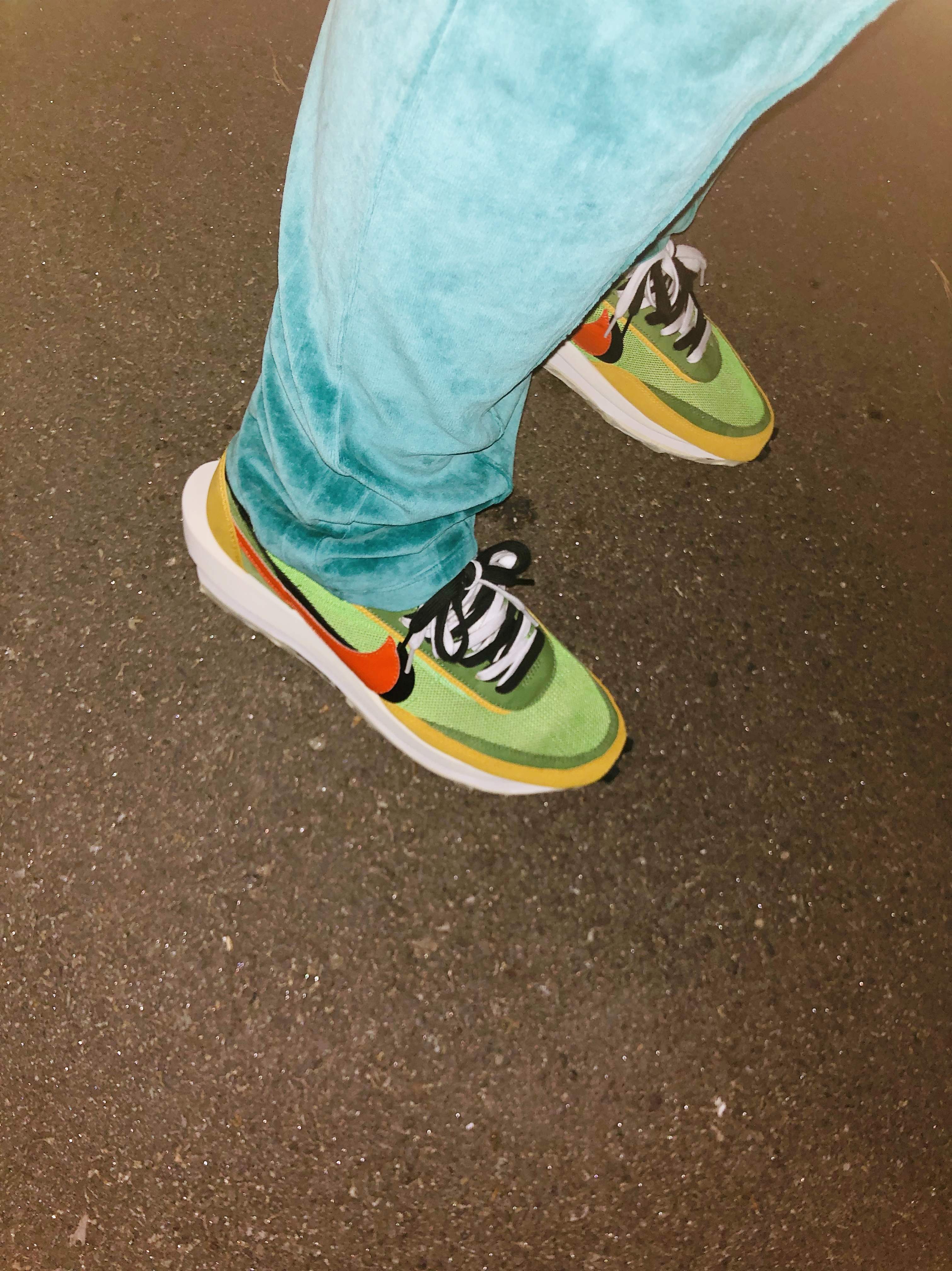 Nike x Sacai LDWaffle Green Multi 착용 스타일 - 4