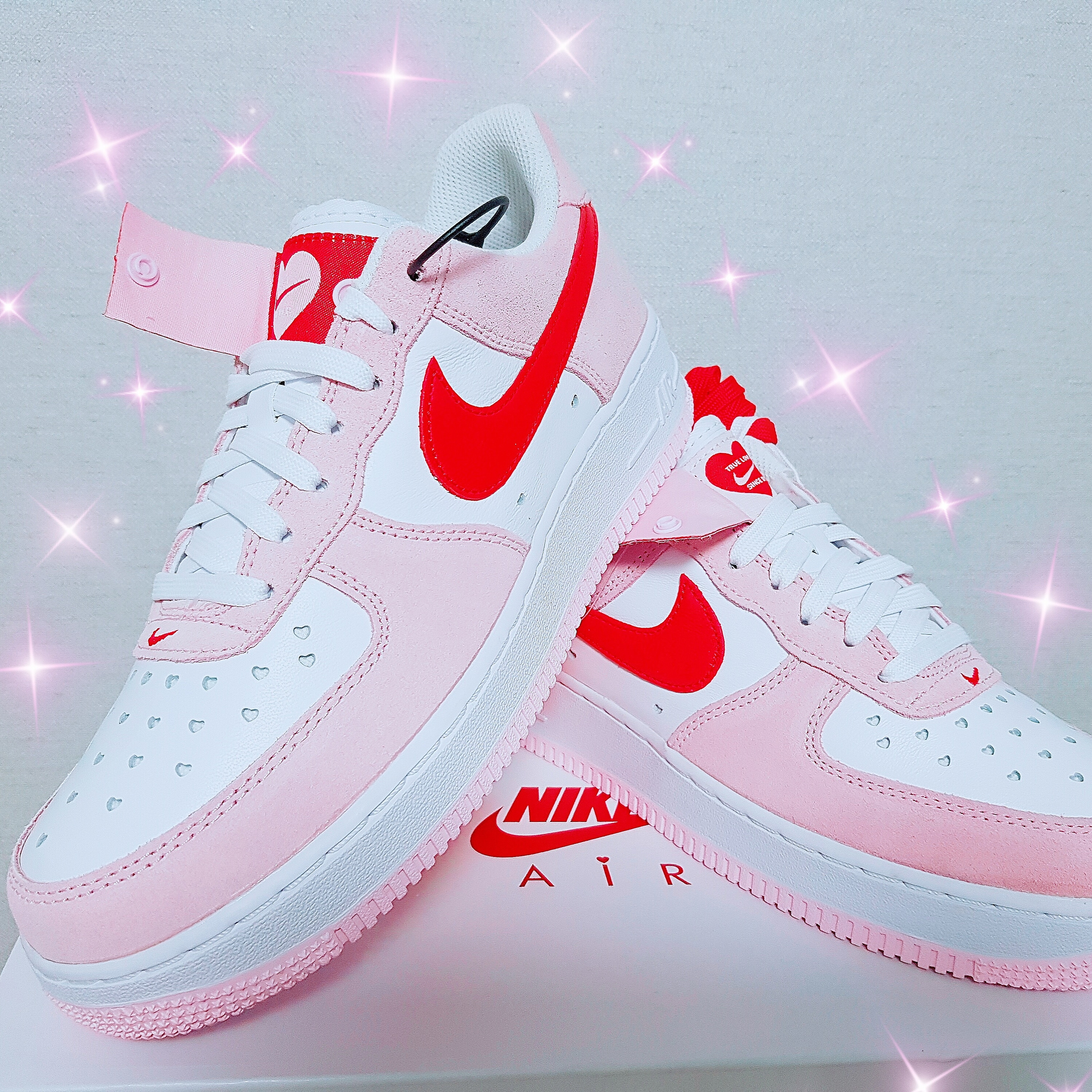 Nike Air Force 1 '07 QS Valentine's Day 착용 스타일 - 1