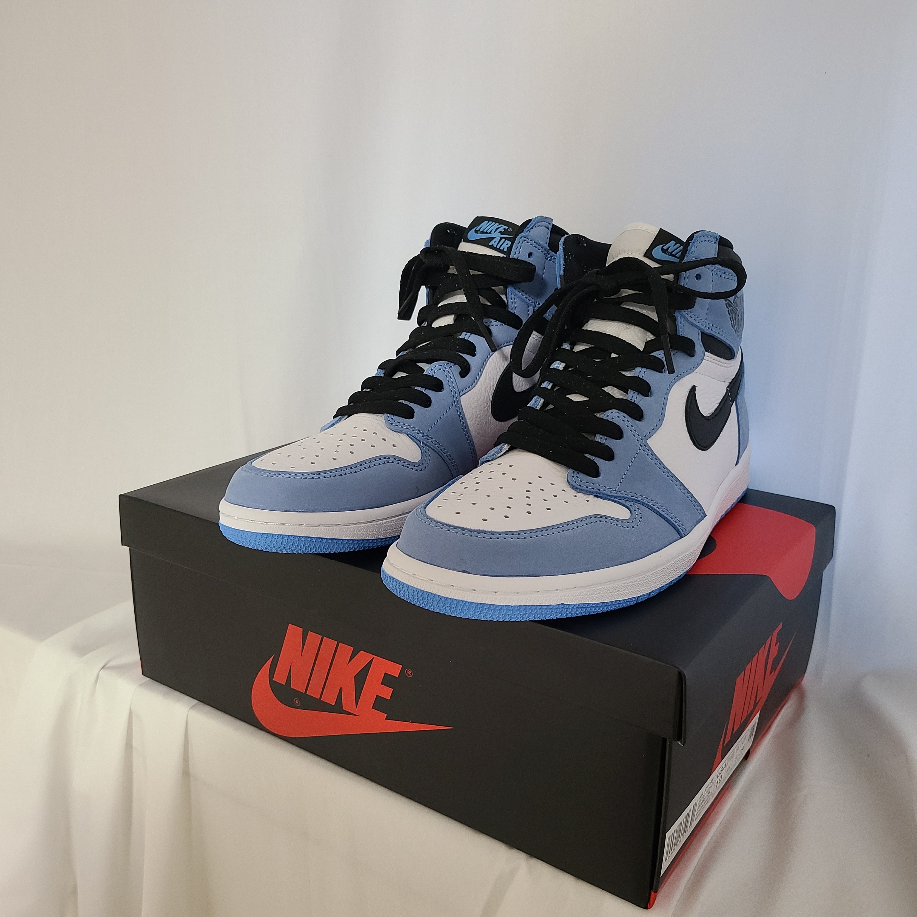 Jordan 1 Retro High OG University Blue 착용 스타일 - 2