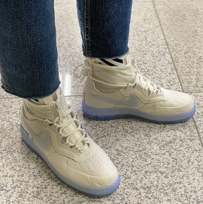 Nike Air Force 1 Gore-Tex High Phantom White 착용 스타일 - 2