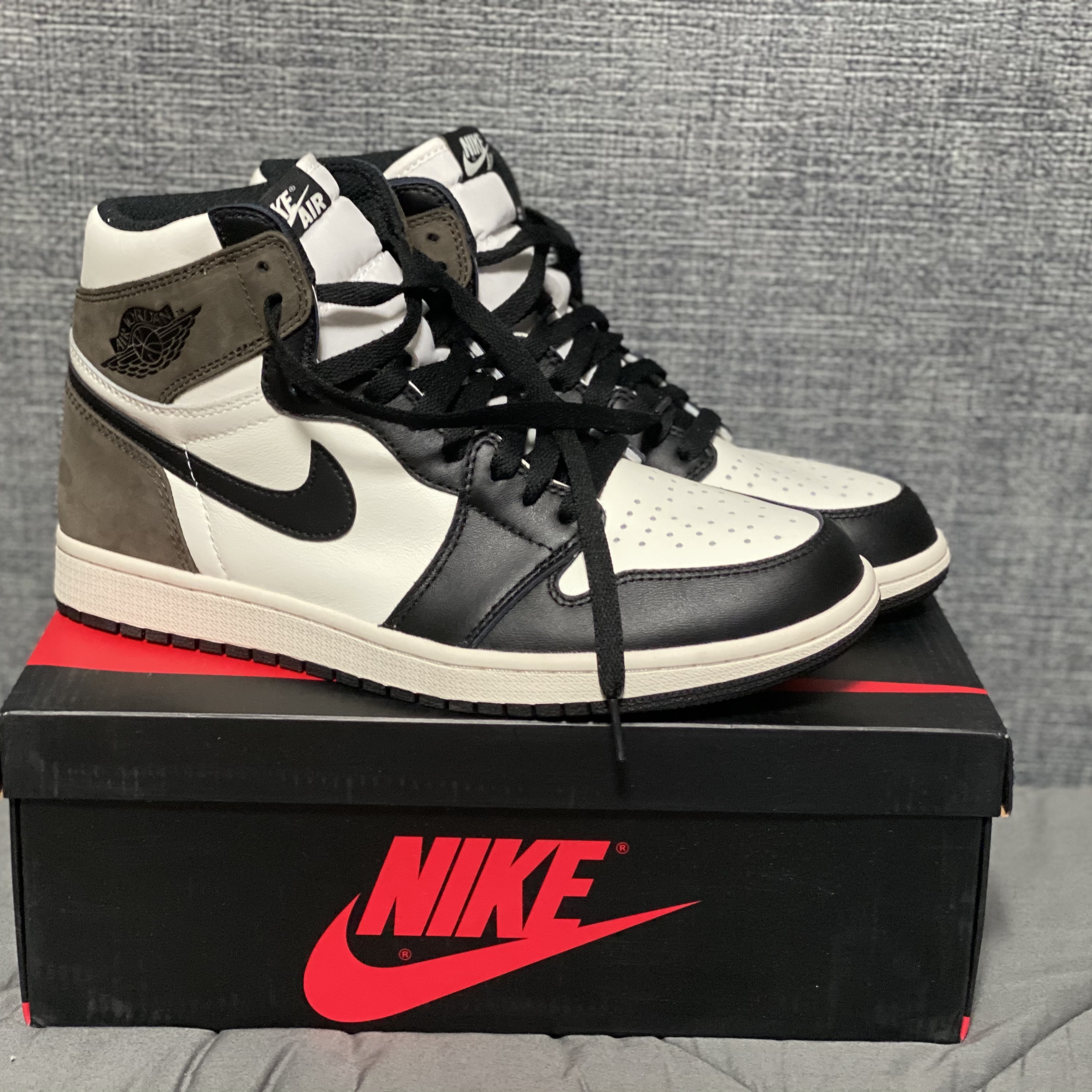 Jordan 1 Retro High OG Black Mocha 착용 스타일