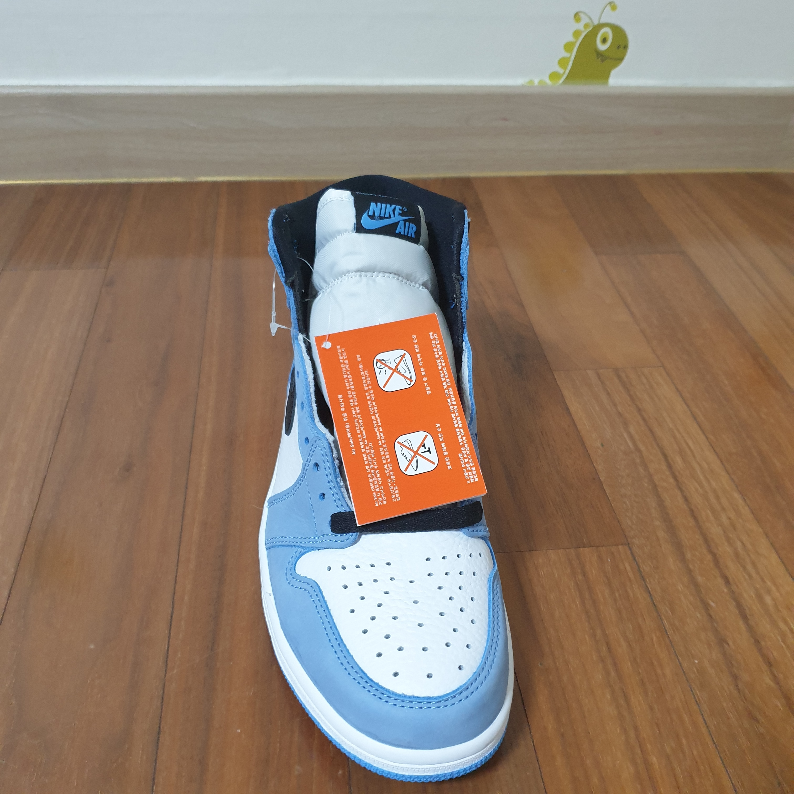 Jordan 1 Retro High OG University Blue 착용 스타일 - 2