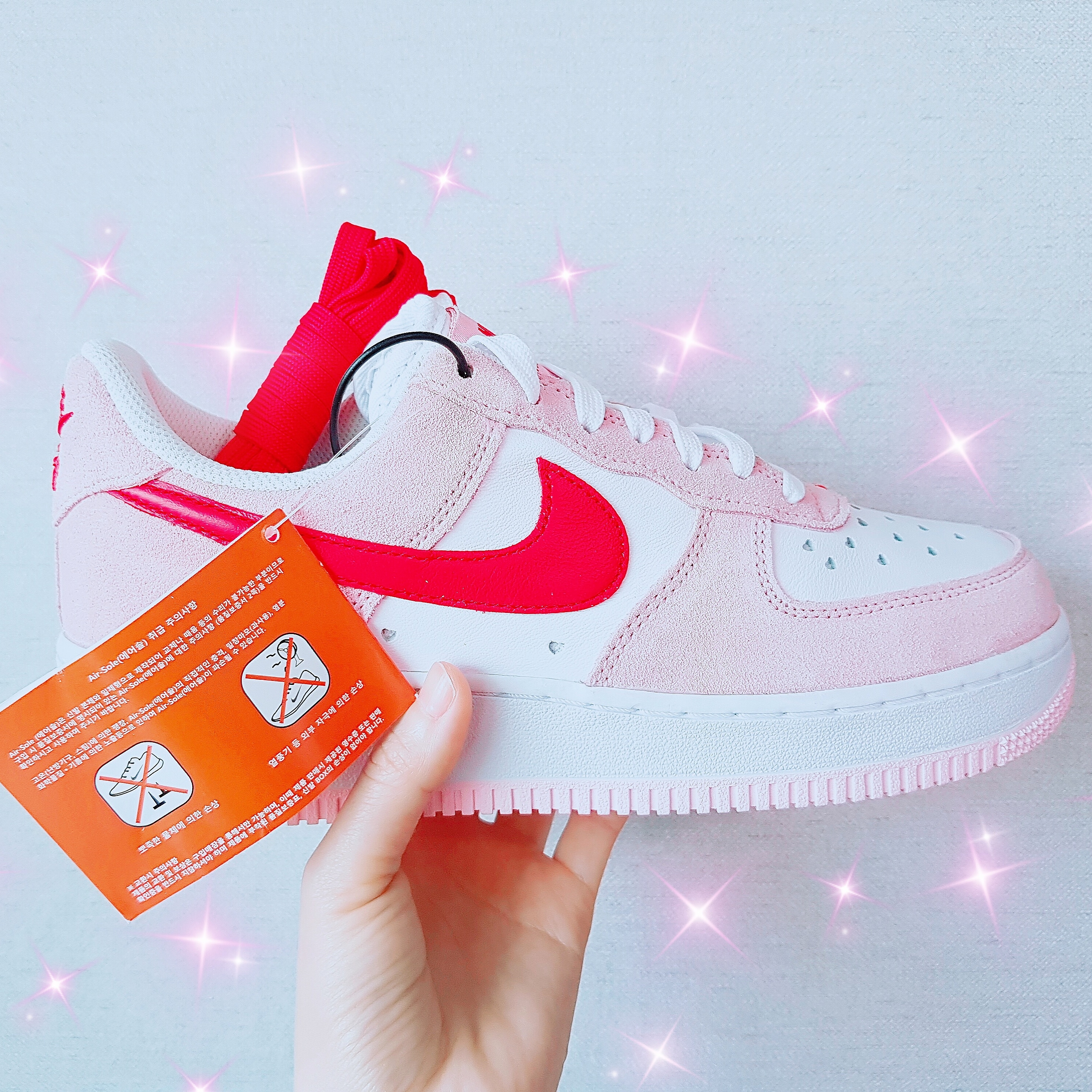 Nike Air Force 1 '07 QS Valentine's Day 착용 스타일 - 2