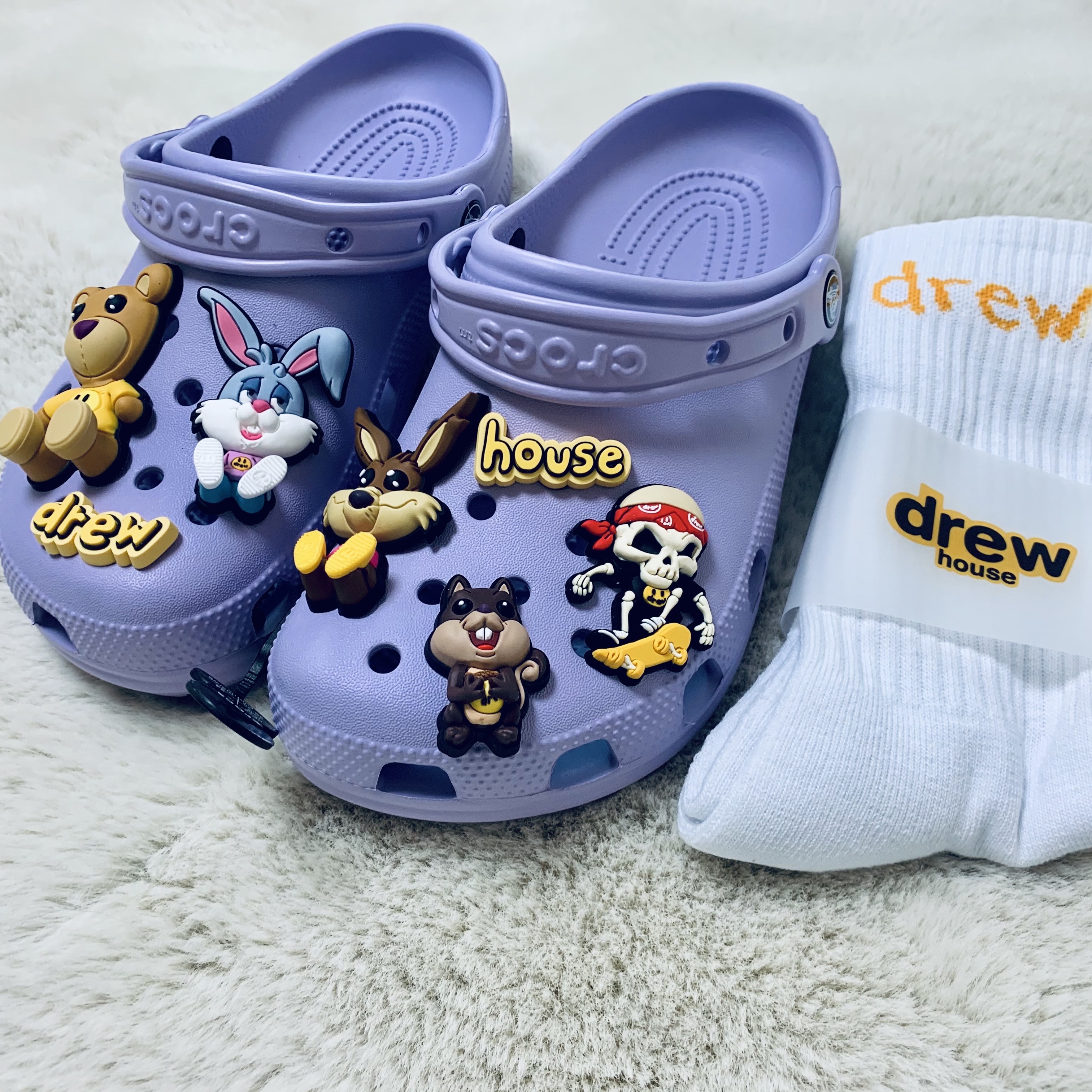 Crocs x Justin Bieber x Drew Classic Clog Lavender 착용 스타일 - 1