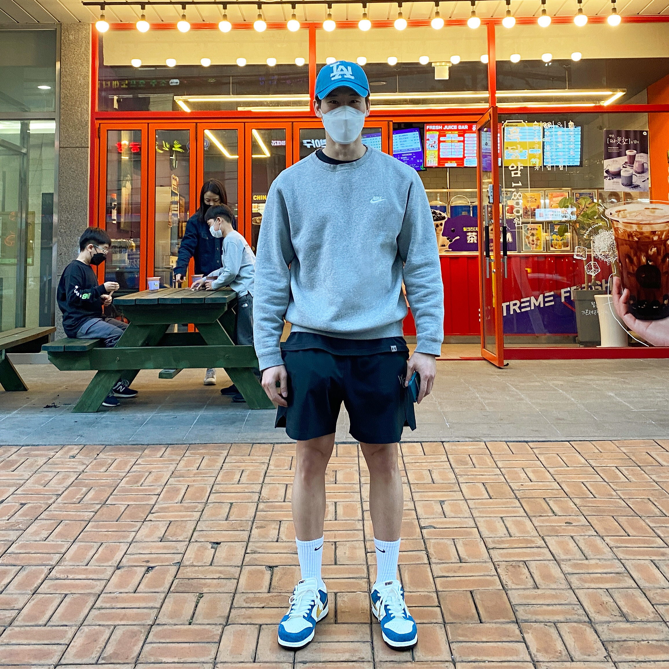 Nike x Kasina Dunk Low 80's Bus 착용 스타일