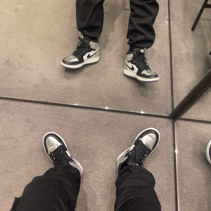 (W) Jordan 1 Retro High OG Silver Toe 착용 스타일 - 3