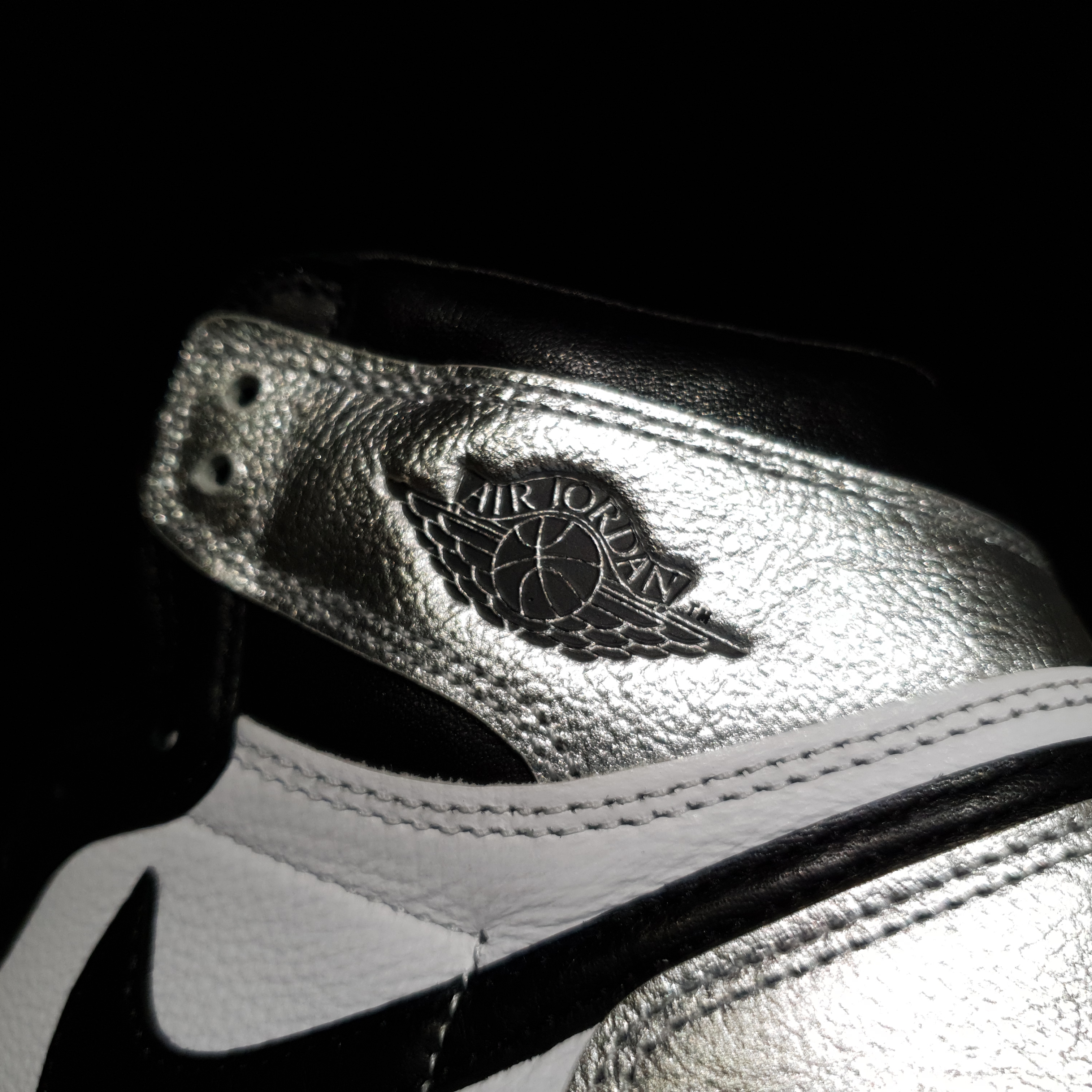 (W) Jordan 1 Retro High OG Silver Toe 착용 스타일 - 2