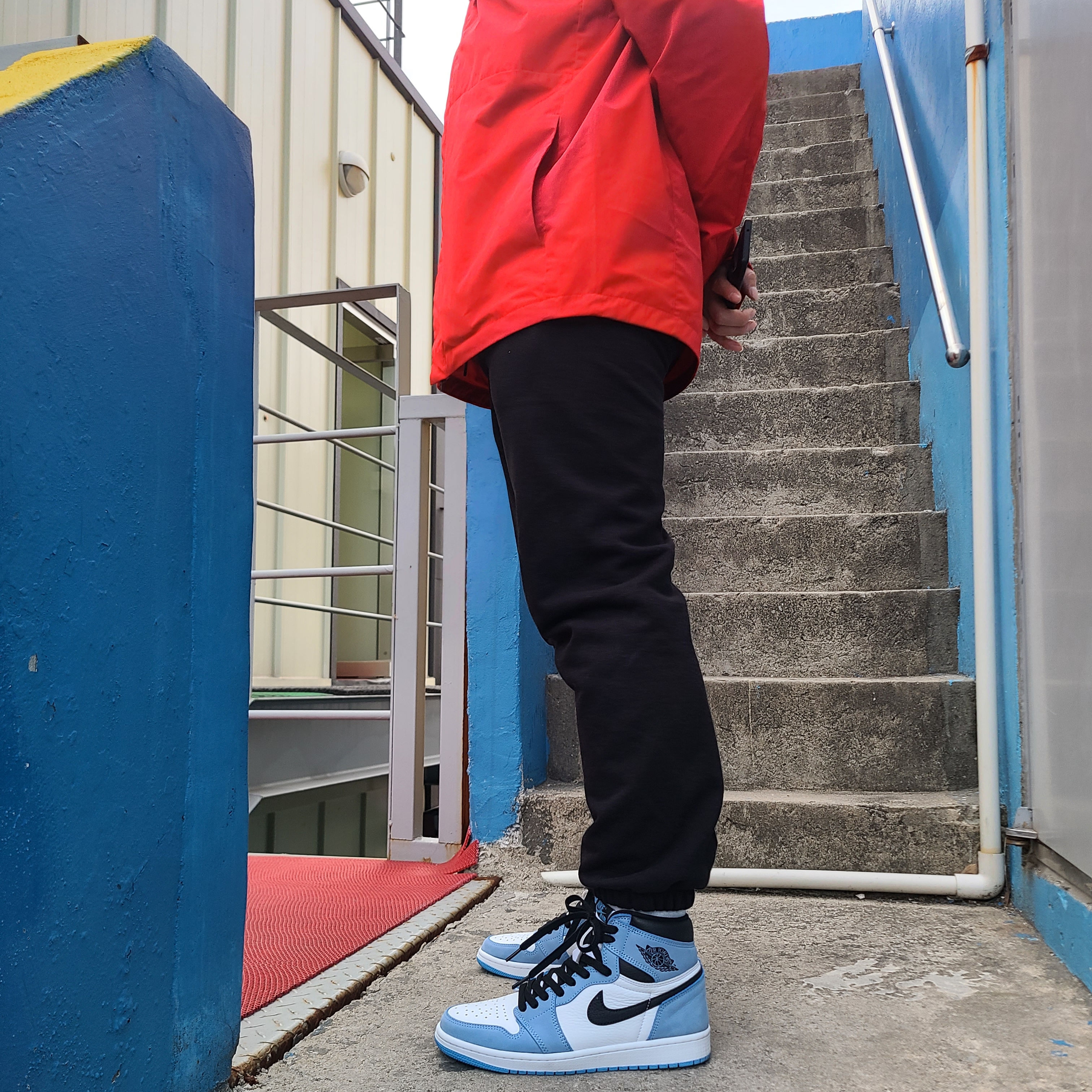 Jordan 1 Retro High OG University Blue 착용 스타일