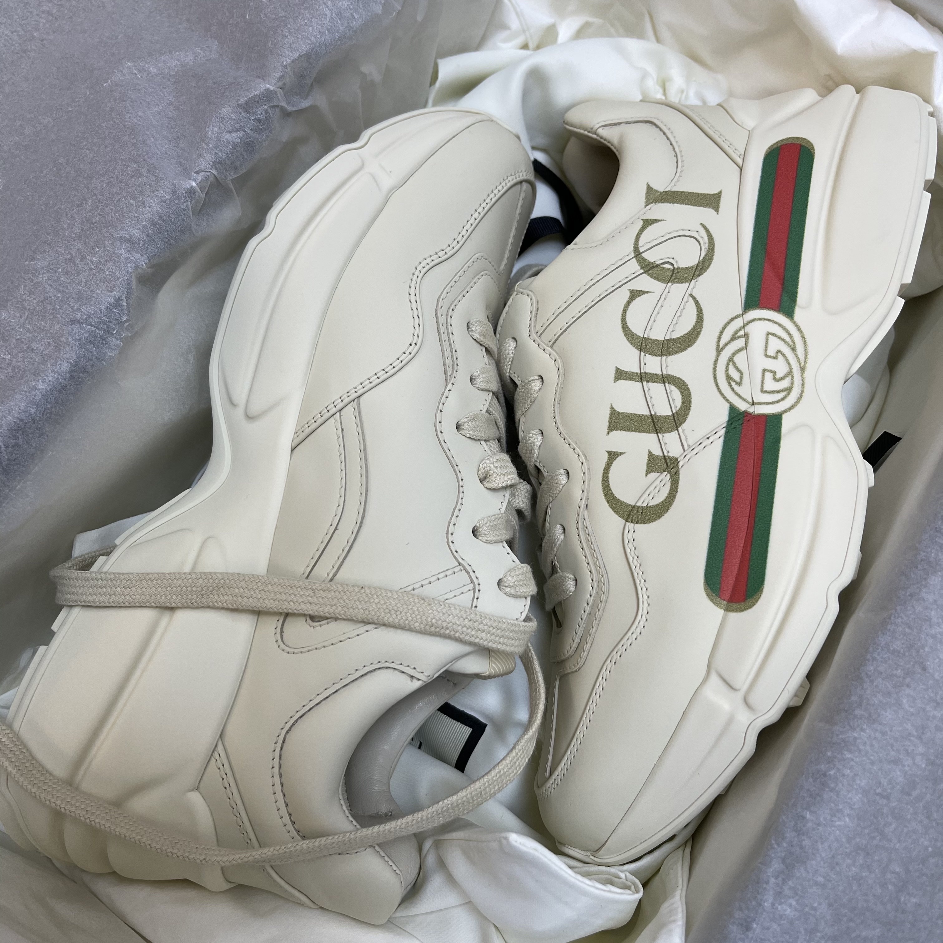 Gucci Rhyton Leather Sneakers Logo 착용 스타일
