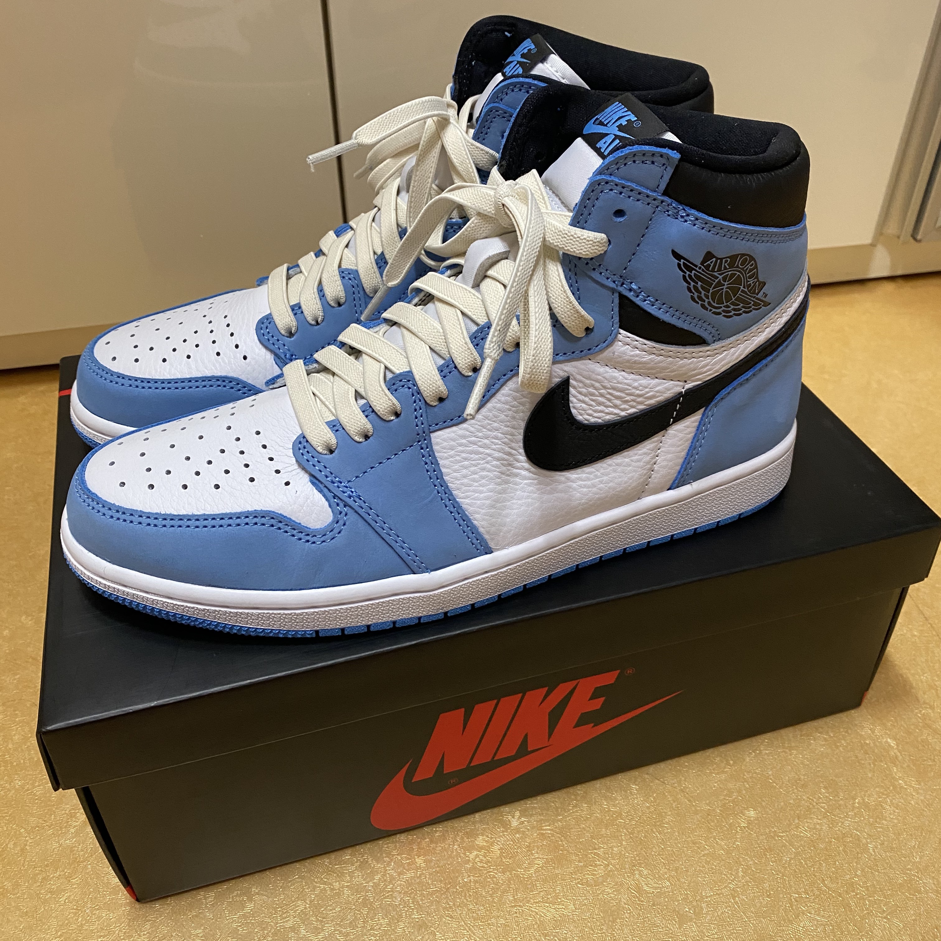Jordan 1 Retro High OG University Blue 착용 스타일