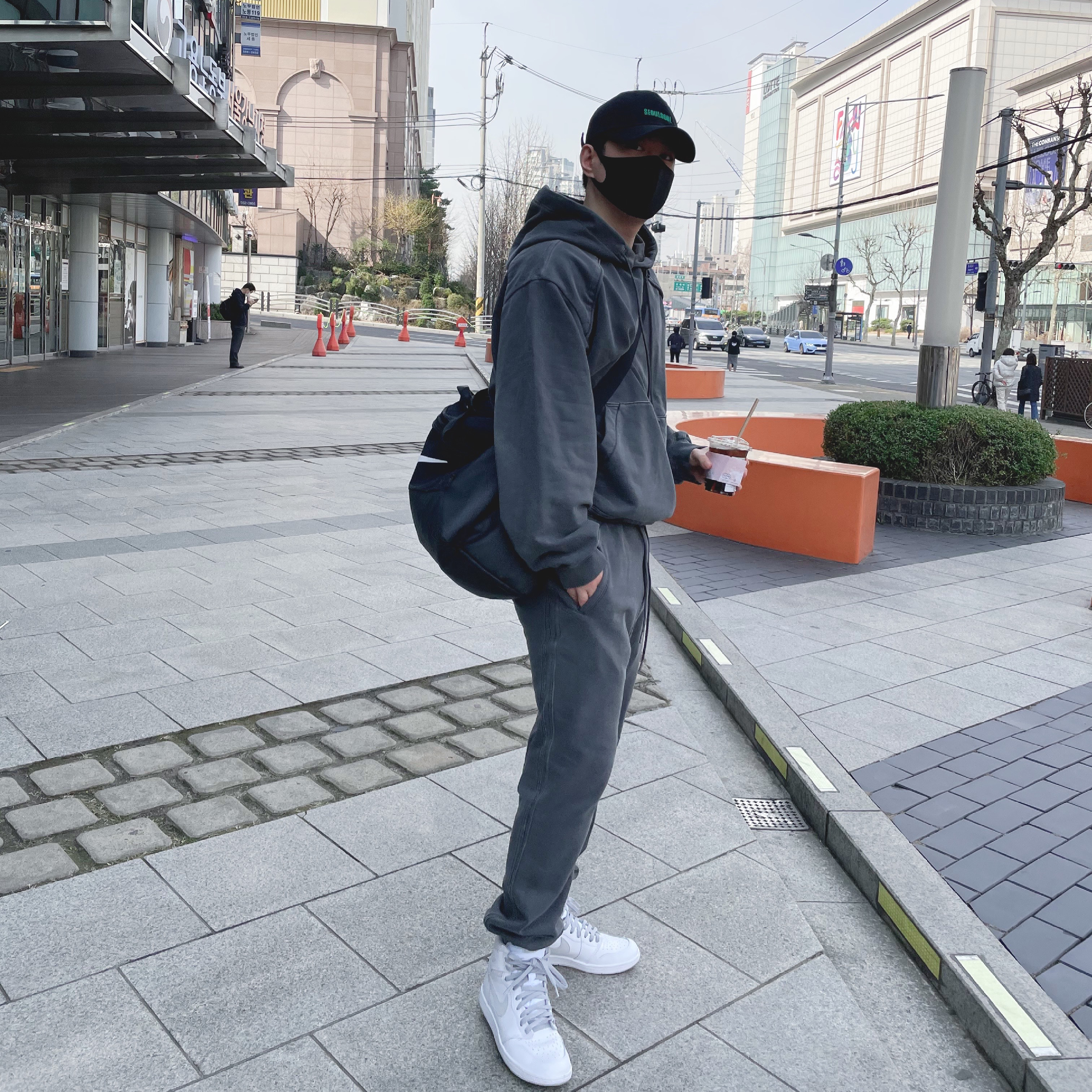 Jordan 1 High 85 Neutral Grey 착용 스타일 - 1