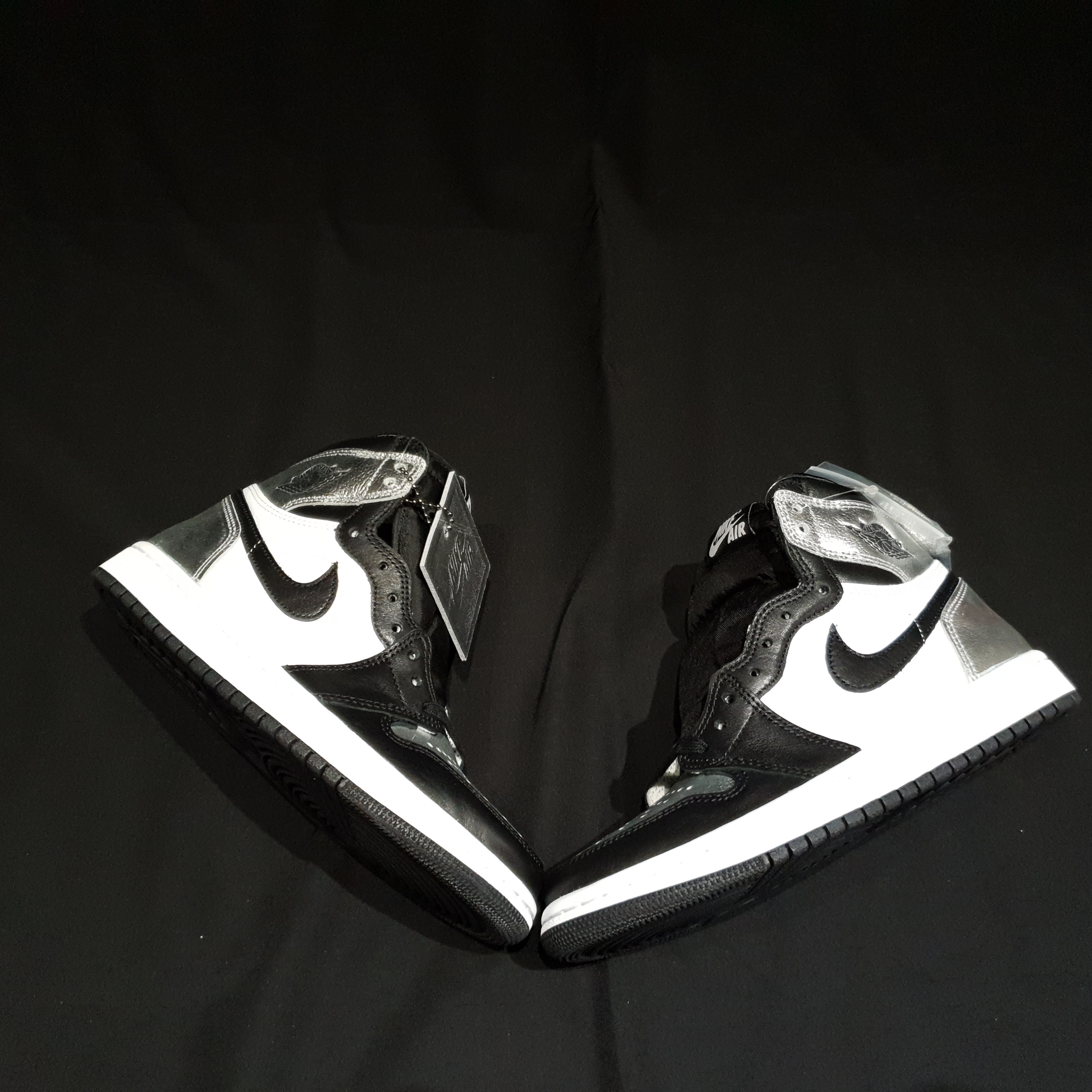 (W) Jordan 1 Retro High OG Silver Toe 착용 스타일 - 4