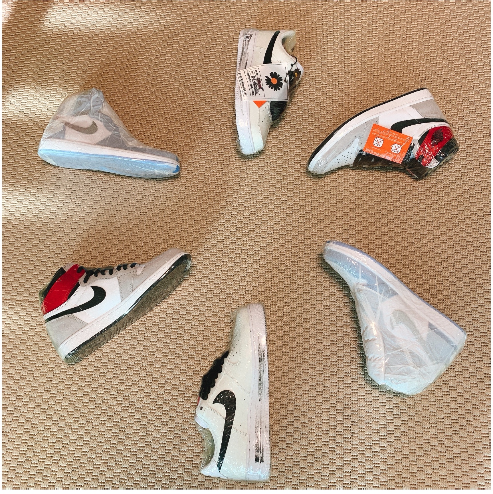 Jordan 1 Retro High OG University Blue, Nike x Peaceminusone Air Force 1 Low Para-Noise 2.0 착용 스타일 - 3