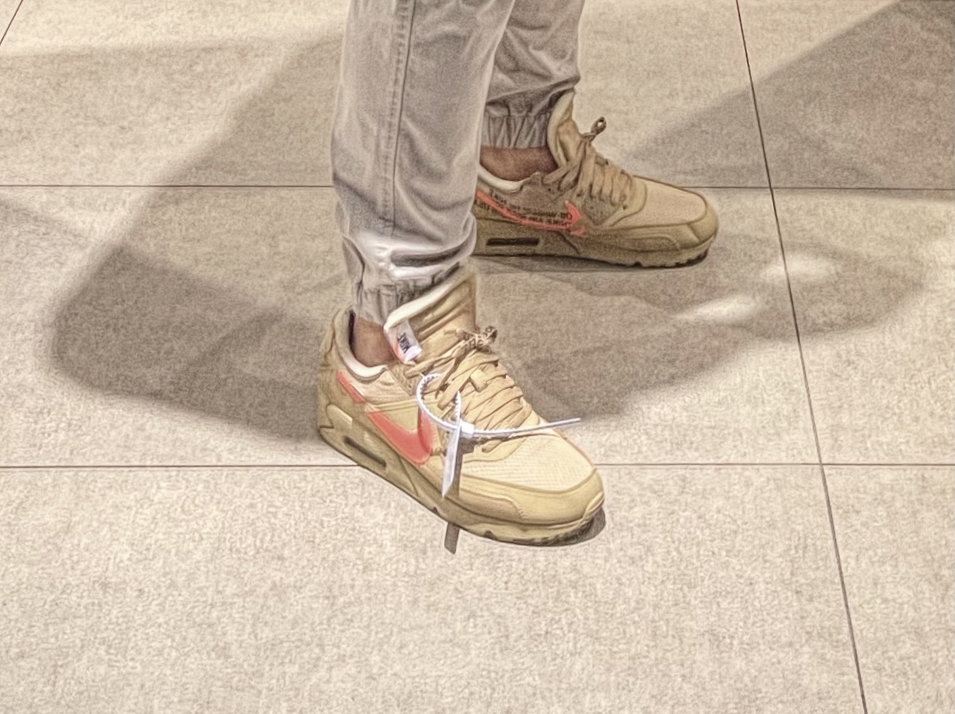 Nike x Off-White Air Max 90 V2 Desert Ore 착용 스타일