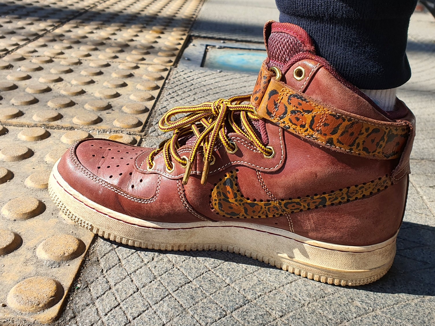 Nike Air Force 1 High Premium Le Work Boot 착용 스타일 - 1