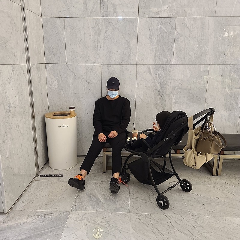 Nike x Off-White Air Presto Black, (W) New Balance 327 Black 착용 스타일 - 1
