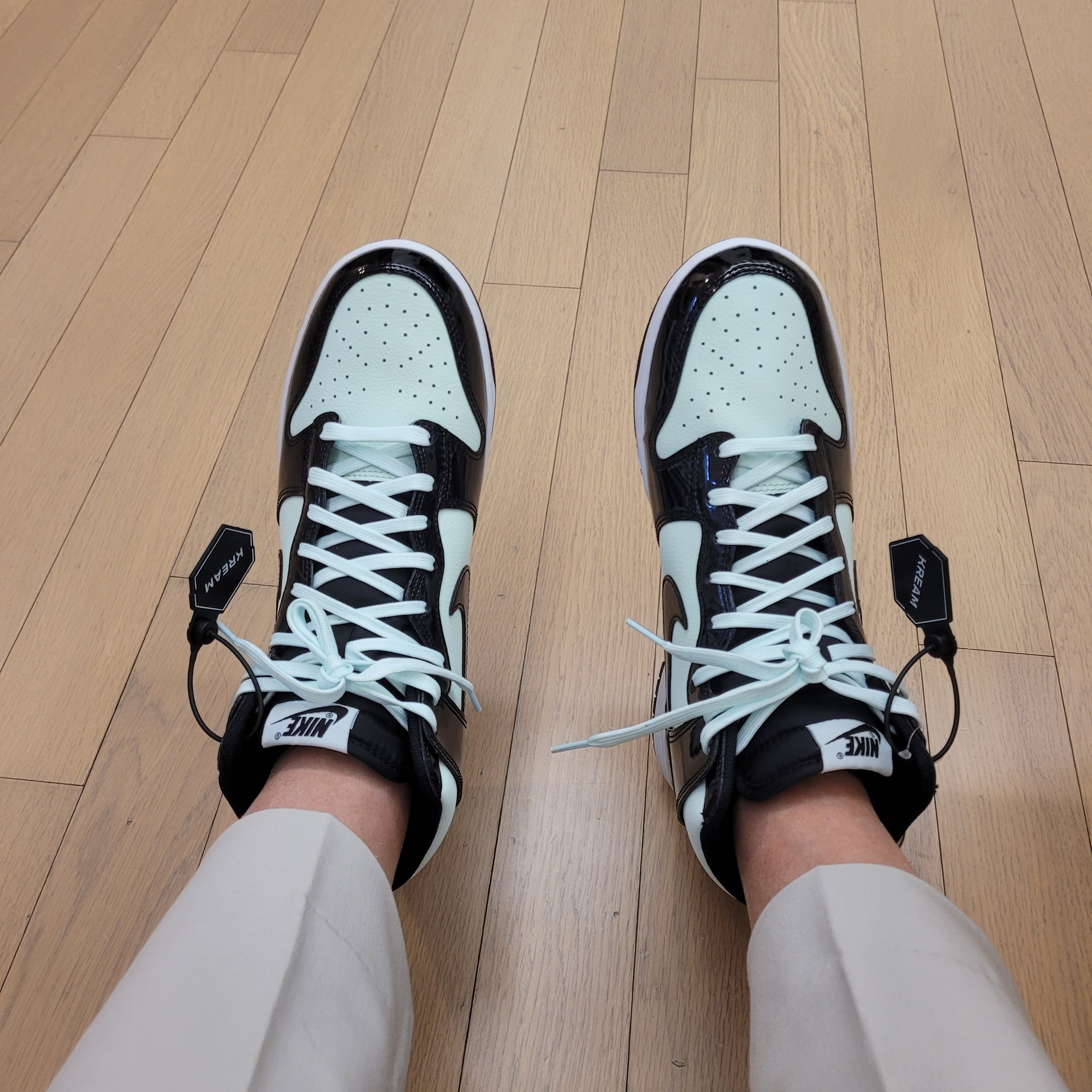Nike Dunk High Barely Green 착용 스타일 - 4