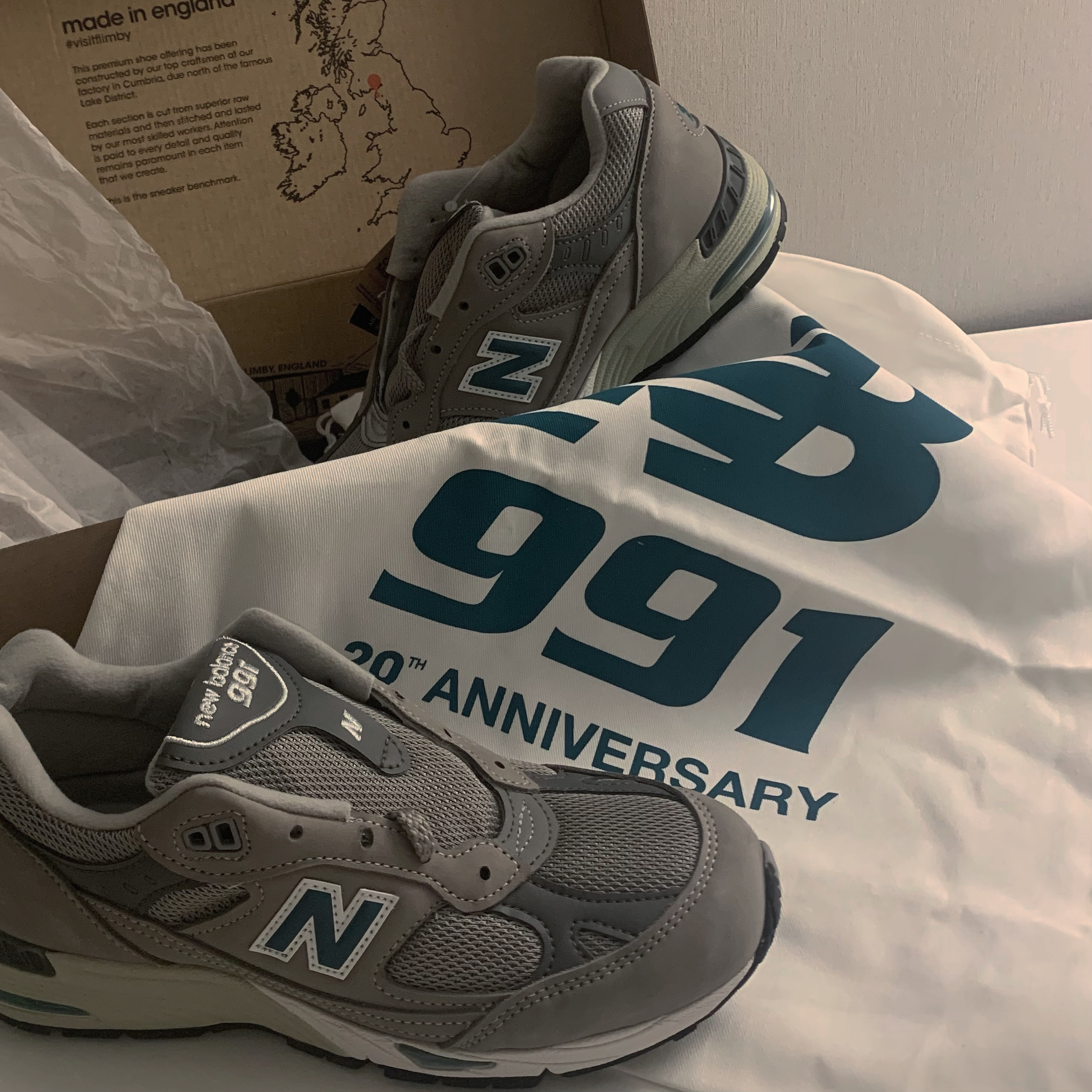 (W) New Balance 991 Made in UK 20th Anniversary Grey Green 착용 스타일