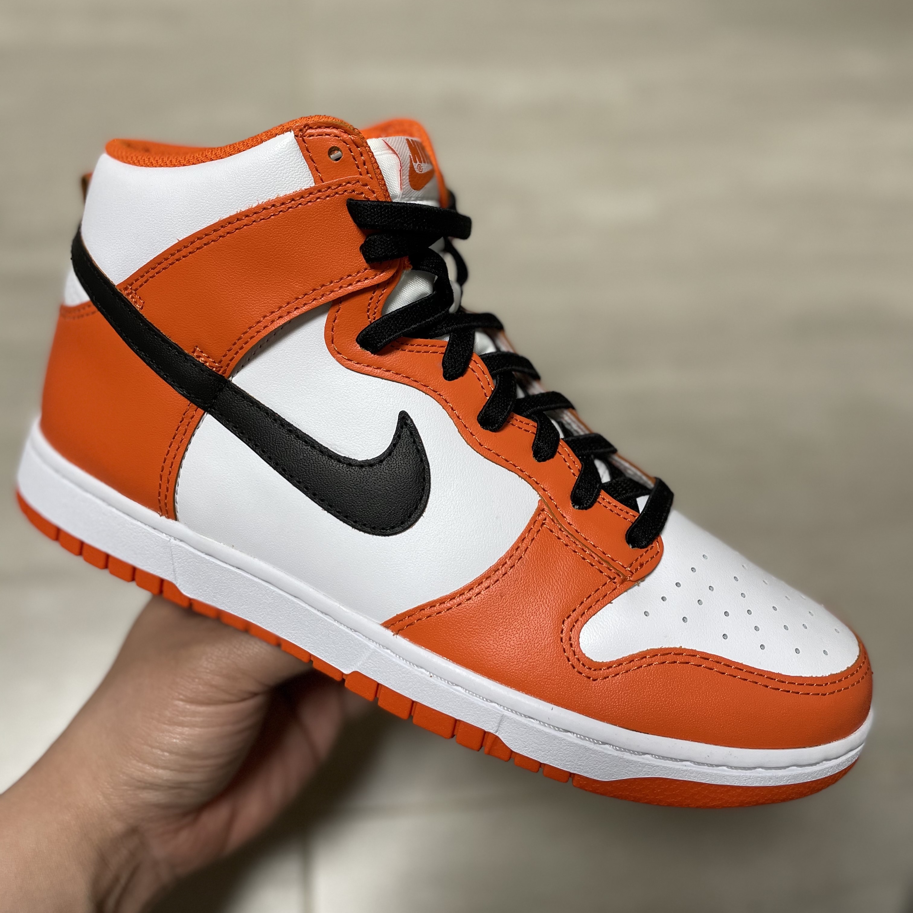 Nike Dunk High Retro Orange Blaze 착용 스타일 - 3
