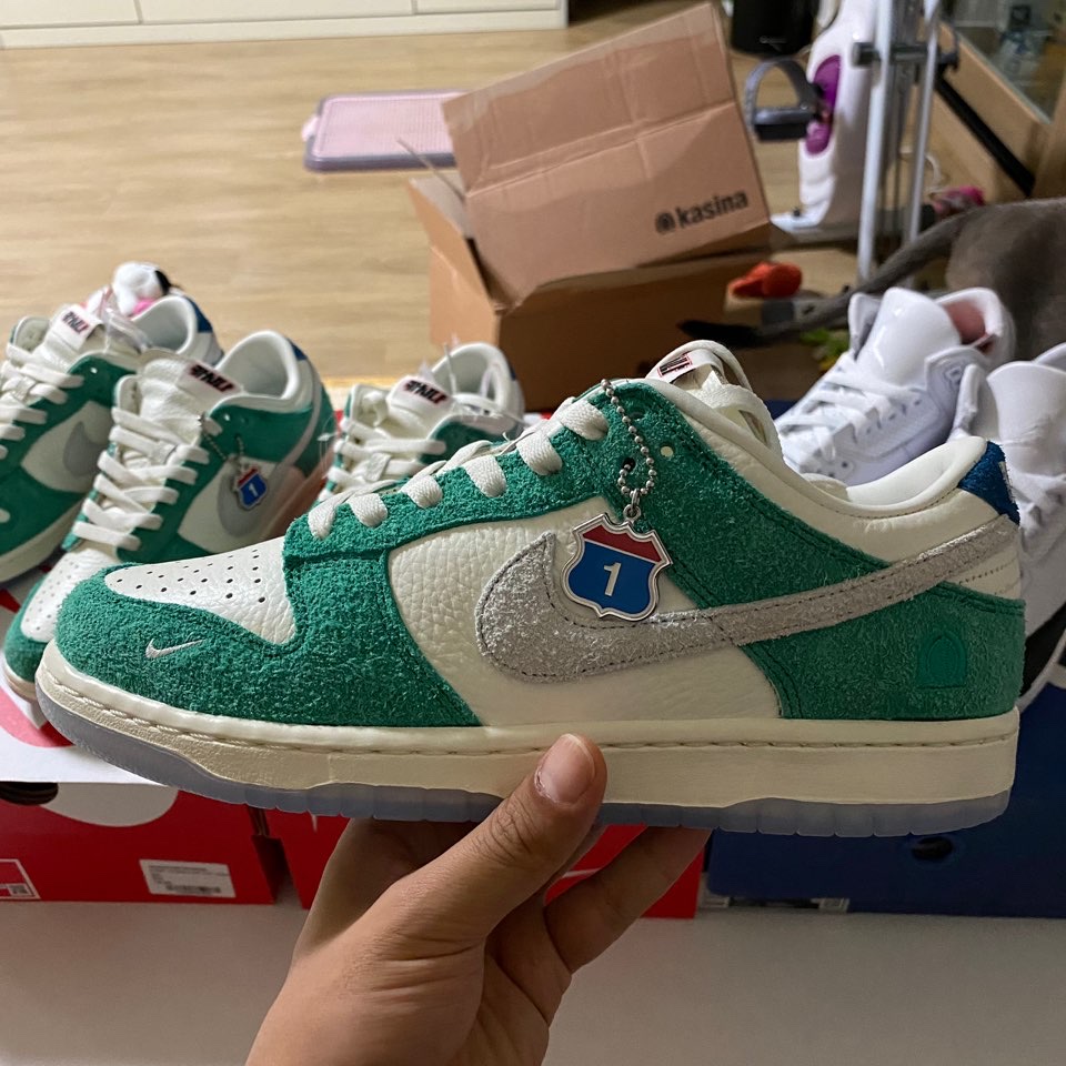 Nike x Kasina Dunk Low Road Sign - Kasina Exclusive 착용 스타일 - 1