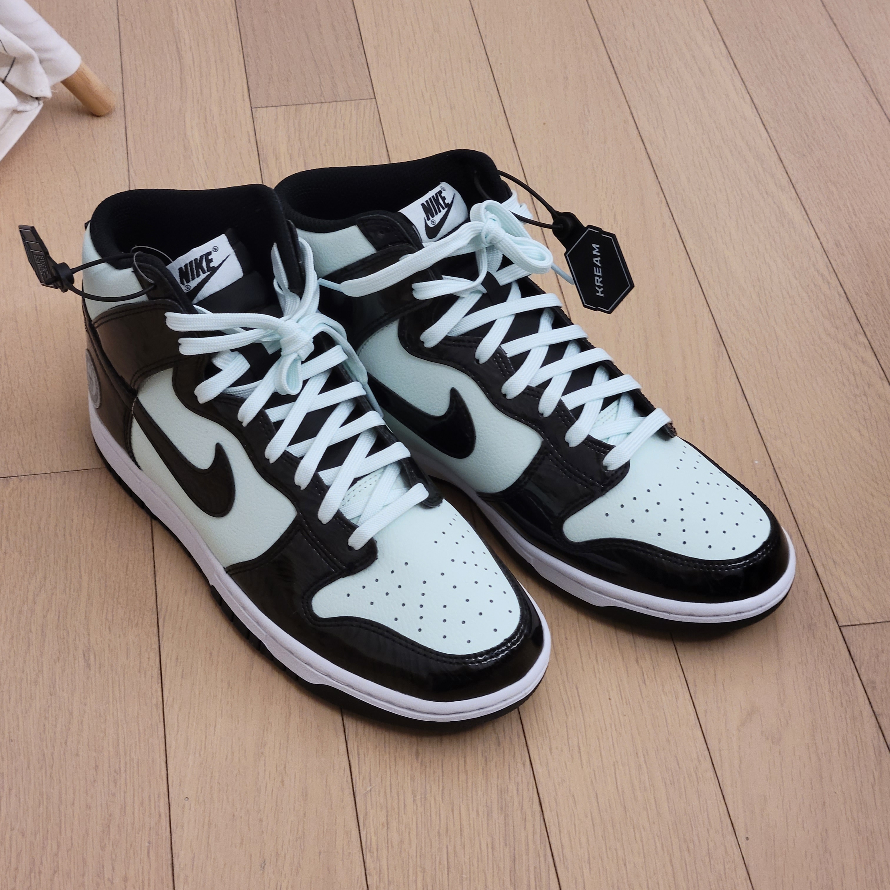 Nike Dunk High Barely Green 착용 스타일 - 3
