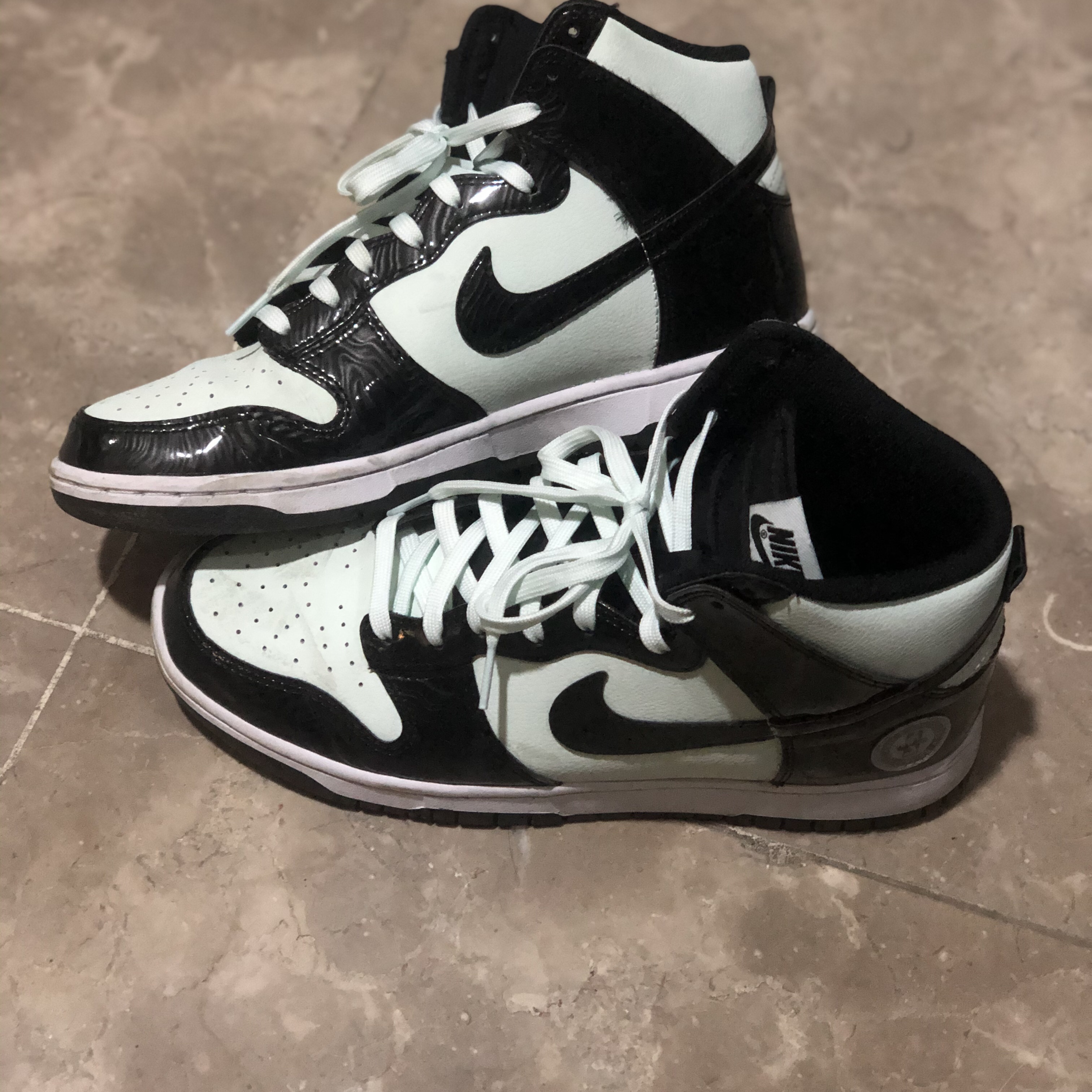 Nike Dunk High Barely Green 착용 스타일