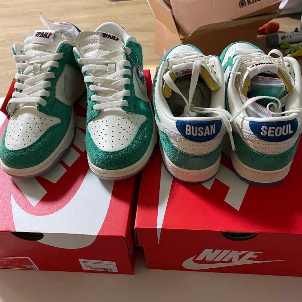Nike x Kasina Dunk Low Road Sign - Kasina Exclusive 착용 스타일 - 3