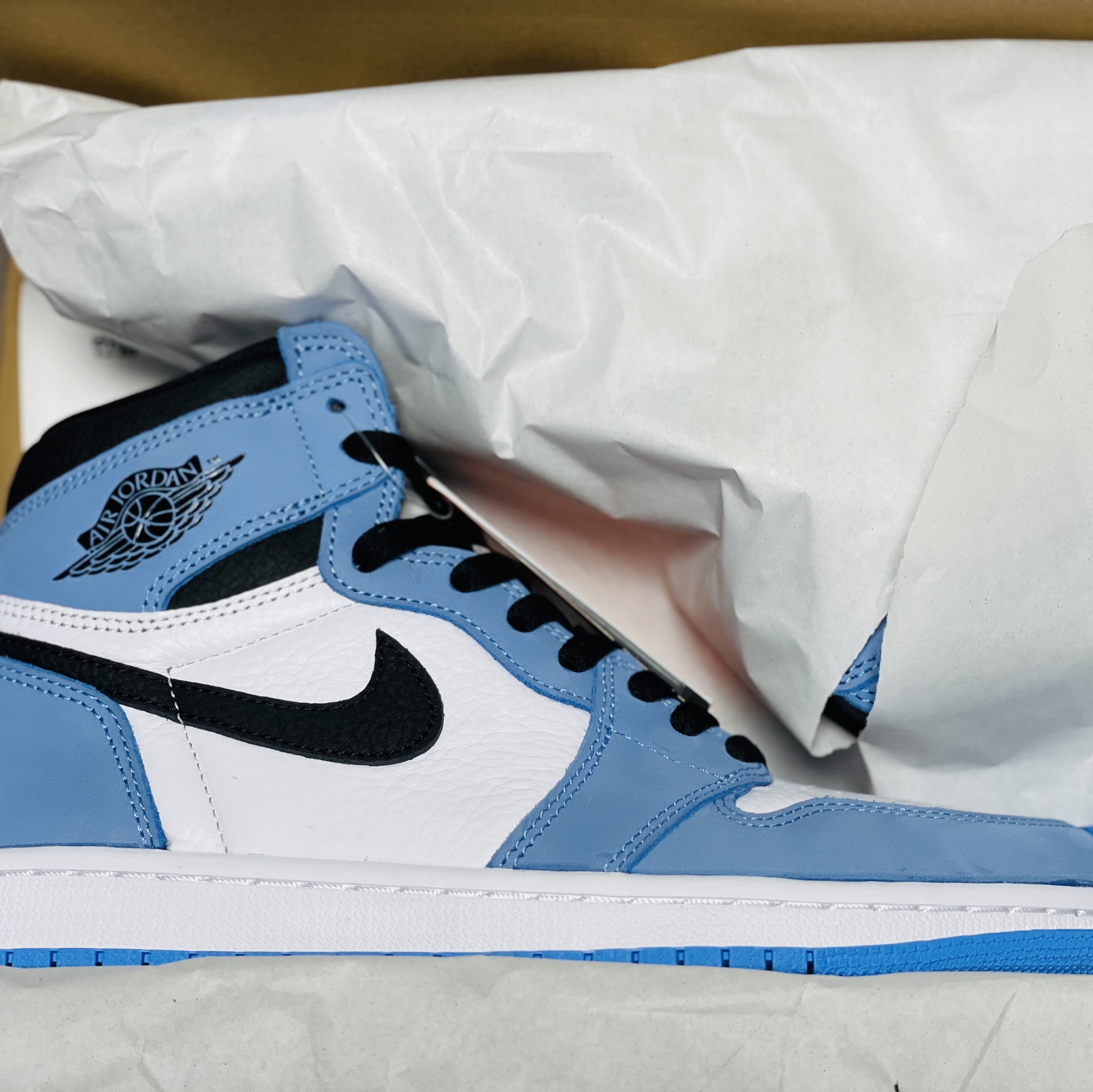 Jordan 1 Retro High OG University Blue 착용 스타일