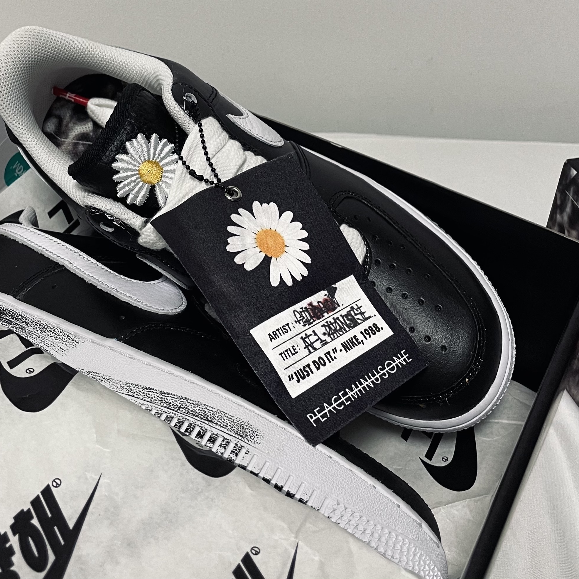 Nike x Peaceminusone Air Force 1 Low Para-Noise 착용 스타일