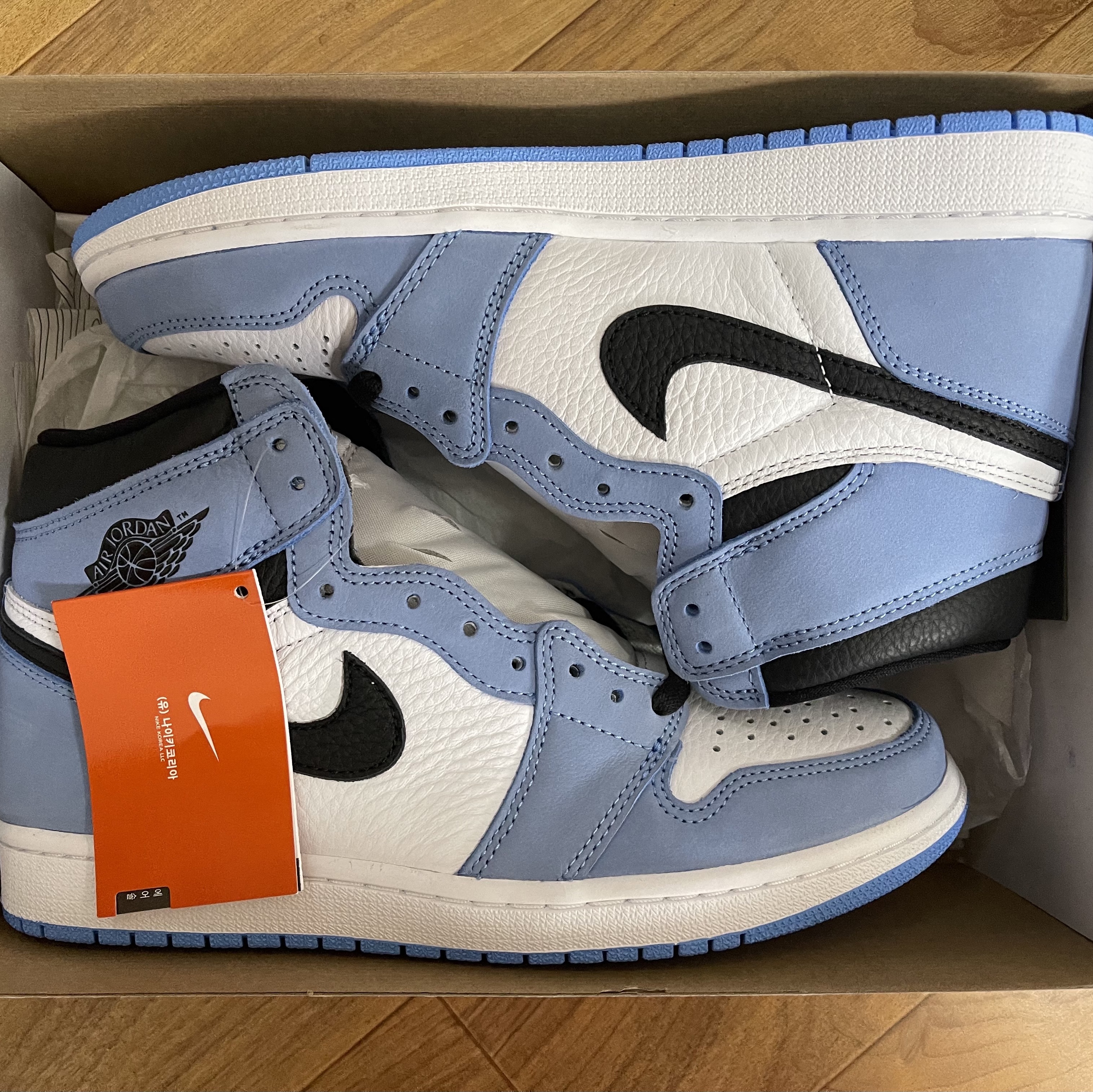 Jordan 1 Retro High OG University Blue 착용 스타일