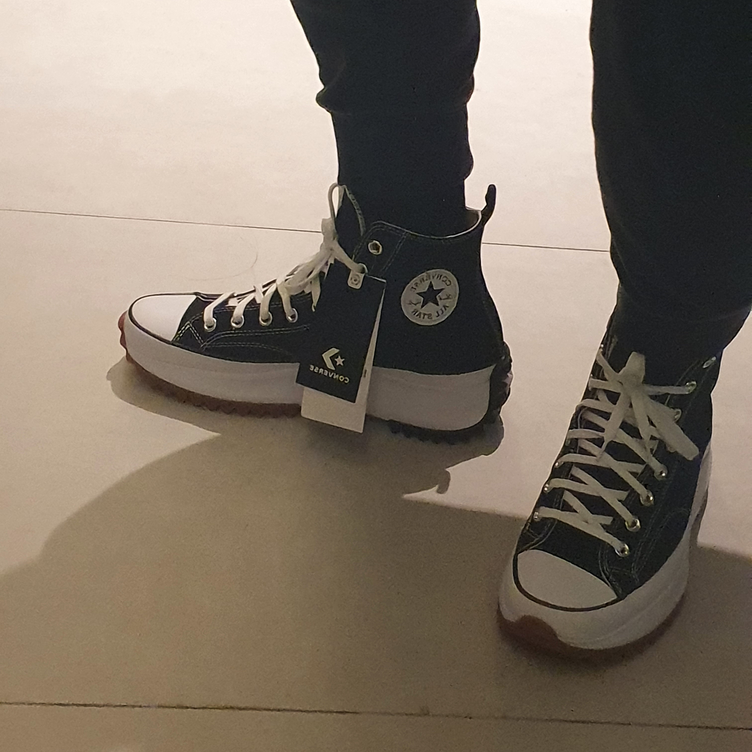 Converse Run Star Hike Hi Black White Gum 착용 스타일