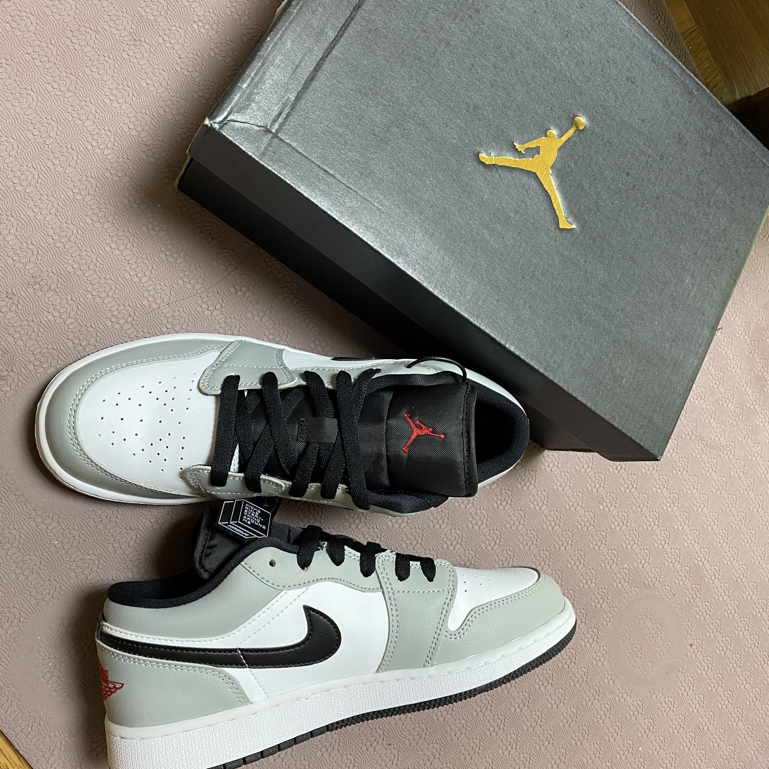 (GS) Jordan 1 Low Light Smoke Grey 착용 스타일 - 1