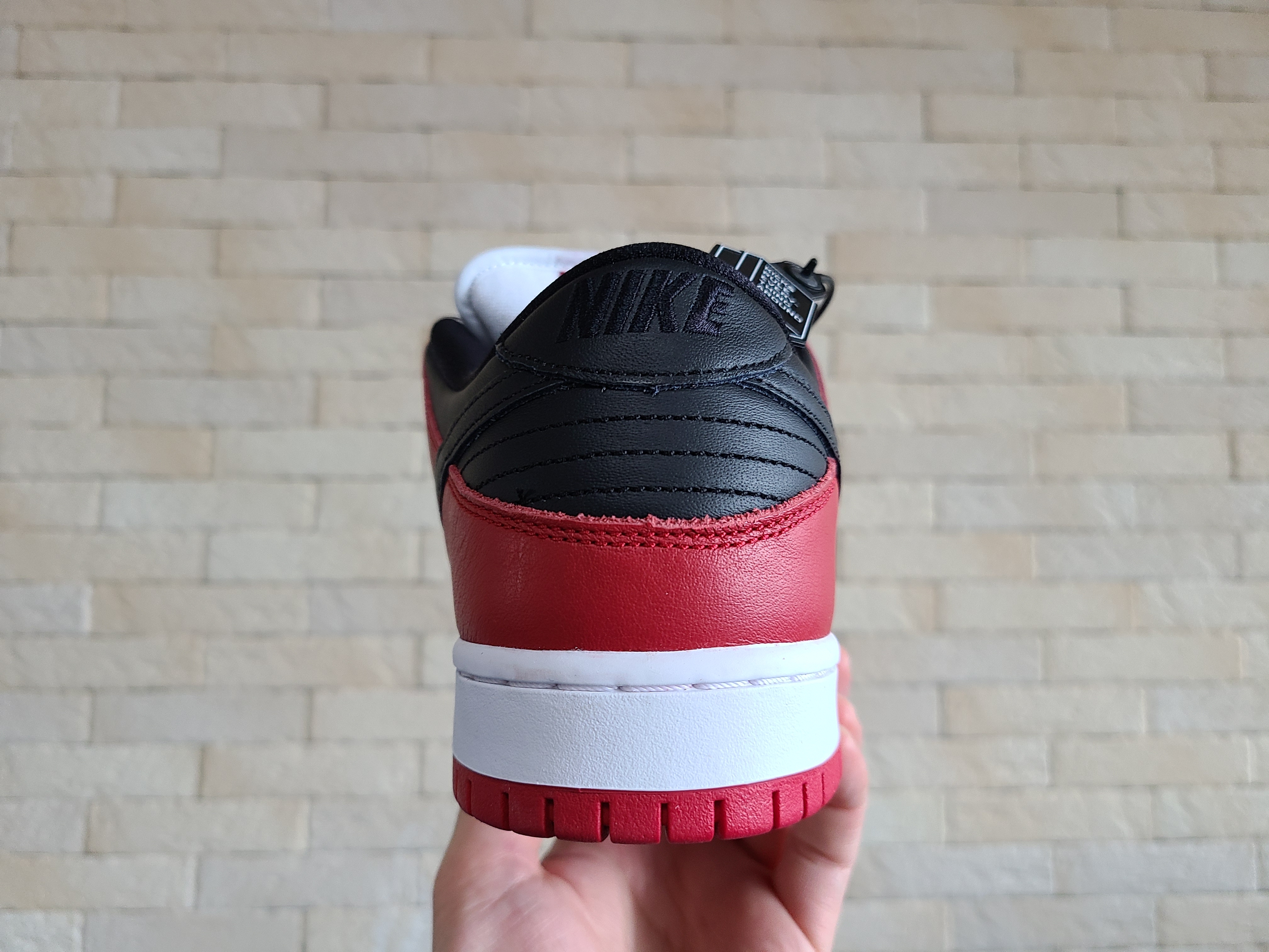 Nike SB Dunk Low Pro Chicago 착용 스타일 - 5