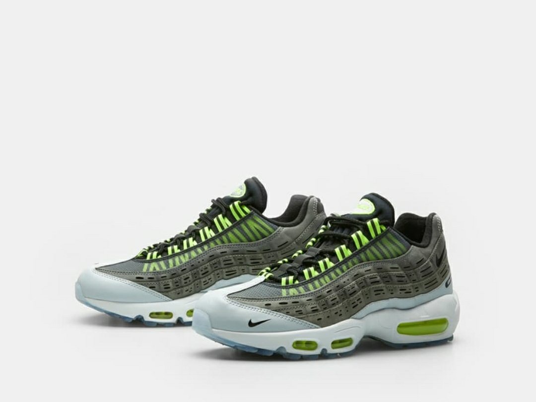 Nike x Kim Jones Air Max 95 Volt 착용 스타일 - 1