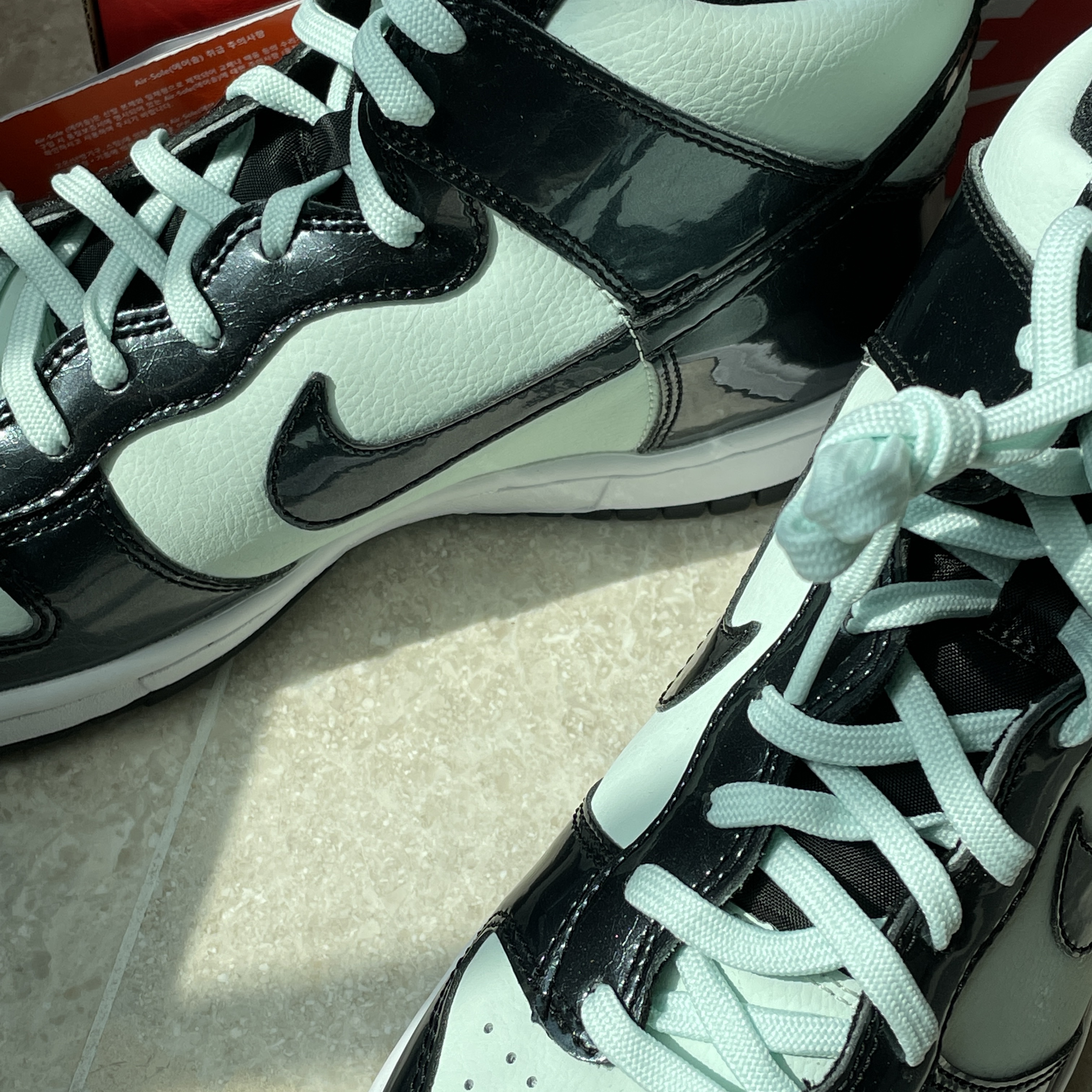 (GS) Nike Dunk High Barely Green 착용 스타일 - 4