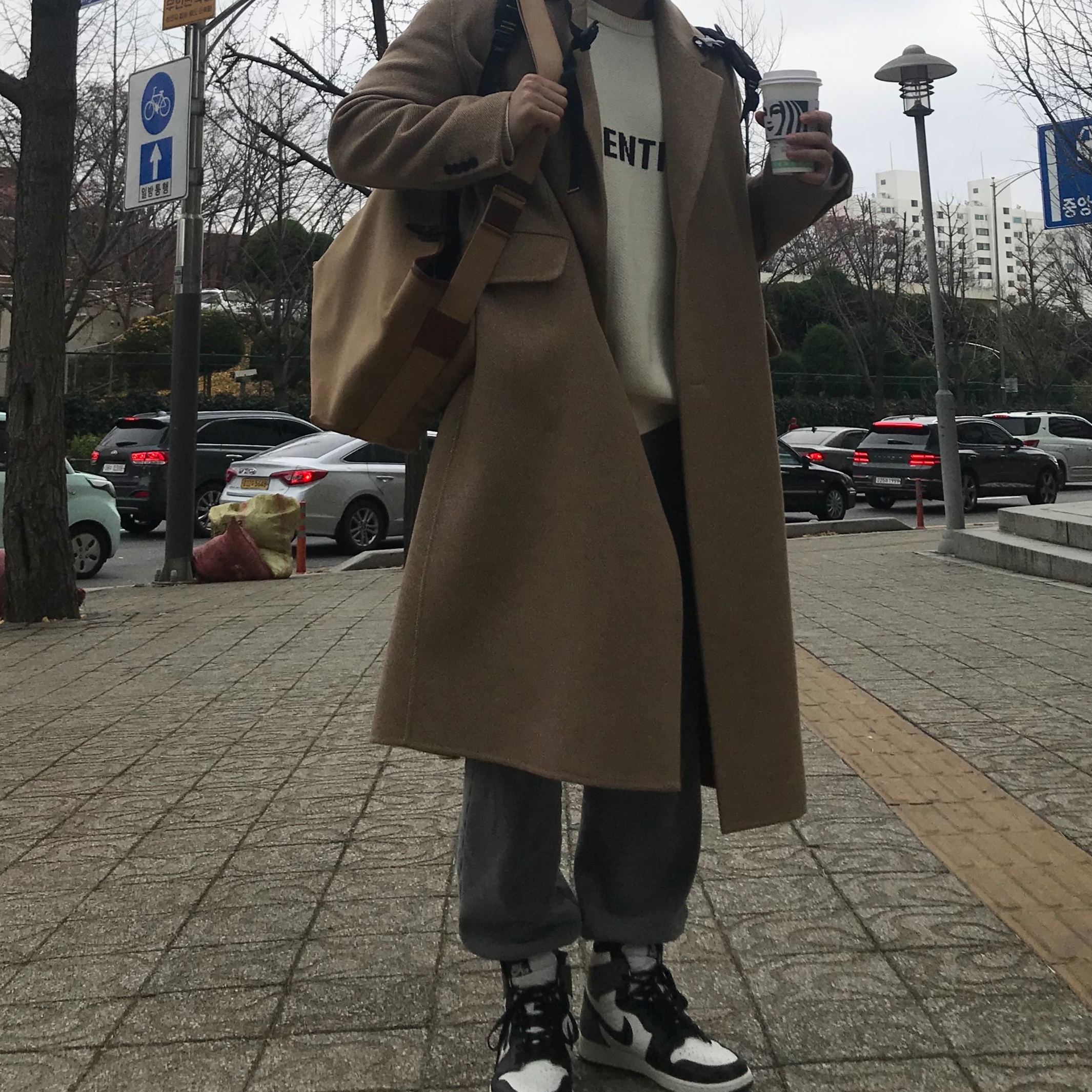 Jordan 1 Retro High OG Black Mocha 착용 스타일